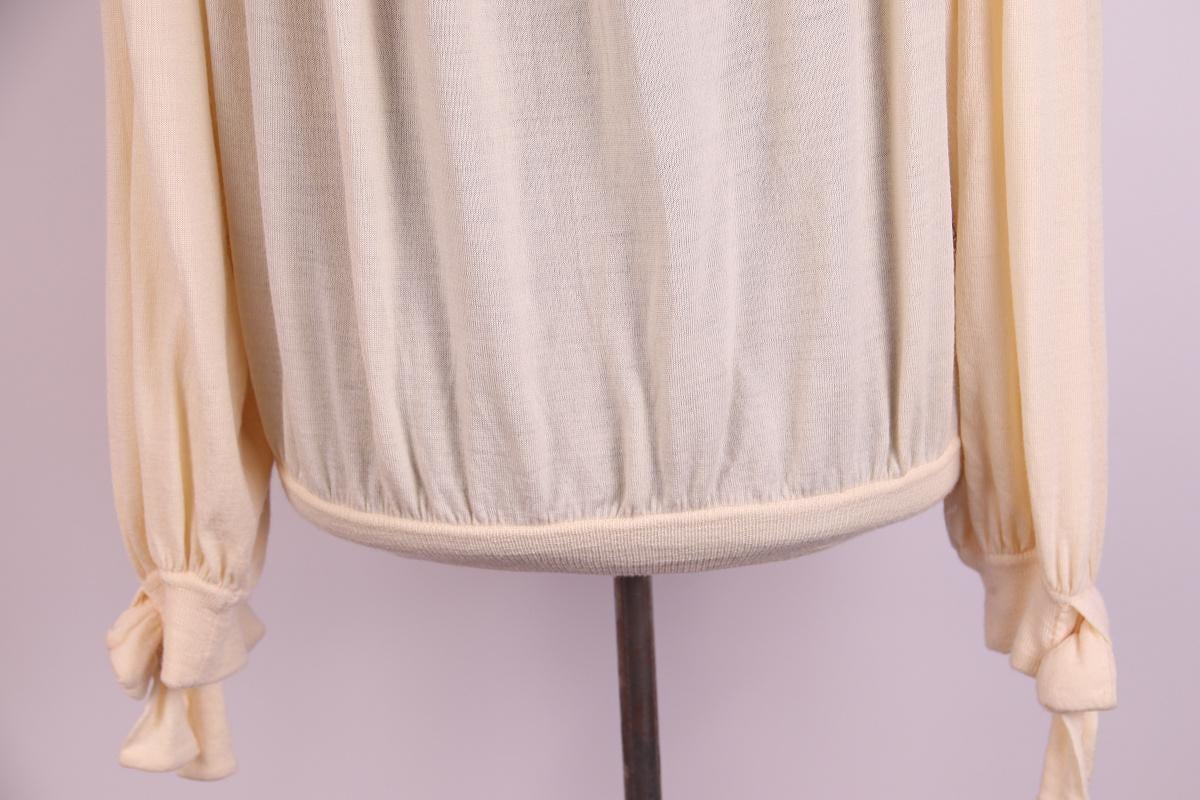 Christian Dior Galliano 2009 wool sweater

Sleeve (Neck): 68 cm → 26.77 in
Sleeve (Armpit): 46 cm → 18.11 in
Length: 56 cm → 22.05 in

size 40

excellent condition