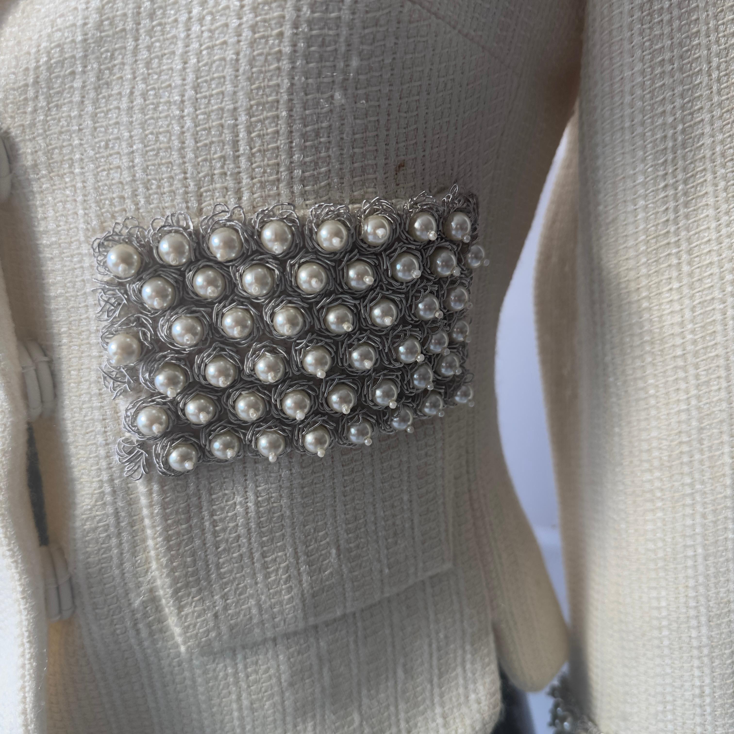 Elfenbeinfarbene Wolljacke von Christian Dior mit Perlen aus den 90ern im Angebot 5