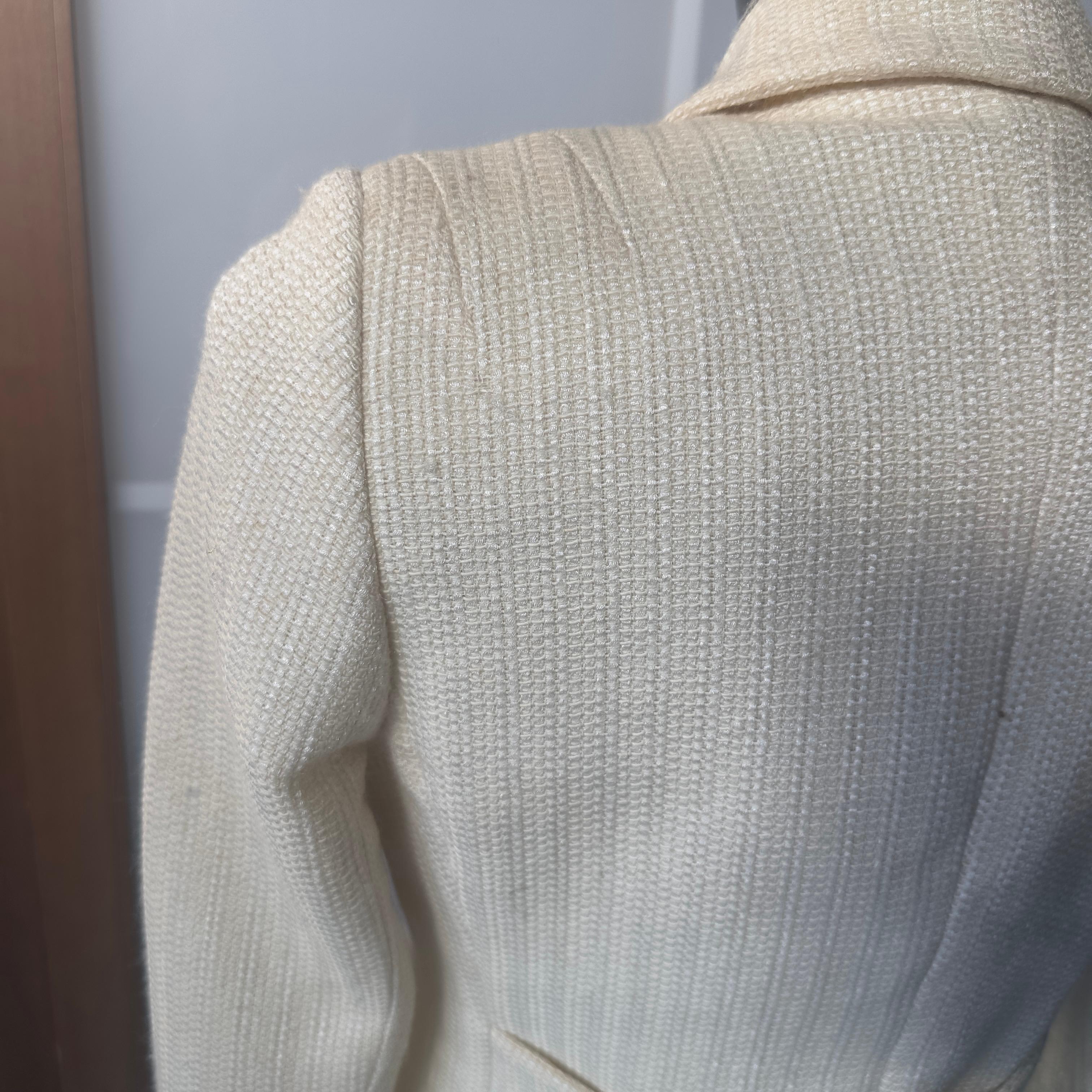 Elfenbeinfarbene Wolljacke von Christian Dior mit Perlen aus den 90ern (Gray) im Angebot