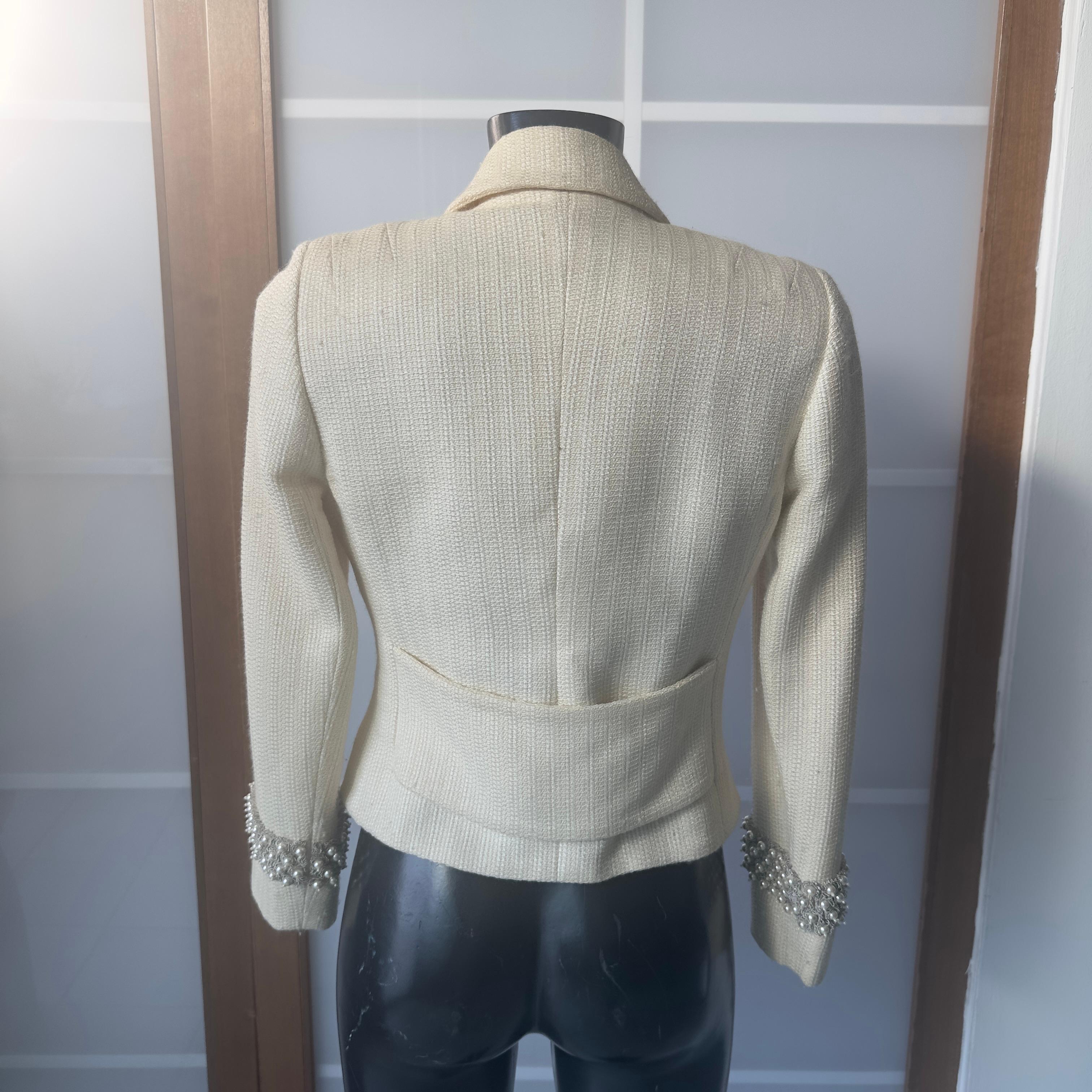 Elfenbeinfarbene Wolljacke von Christian Dior mit Perlen aus den 90ern im Zustand „Gut“ im Angebot in Basaluzzo, IT