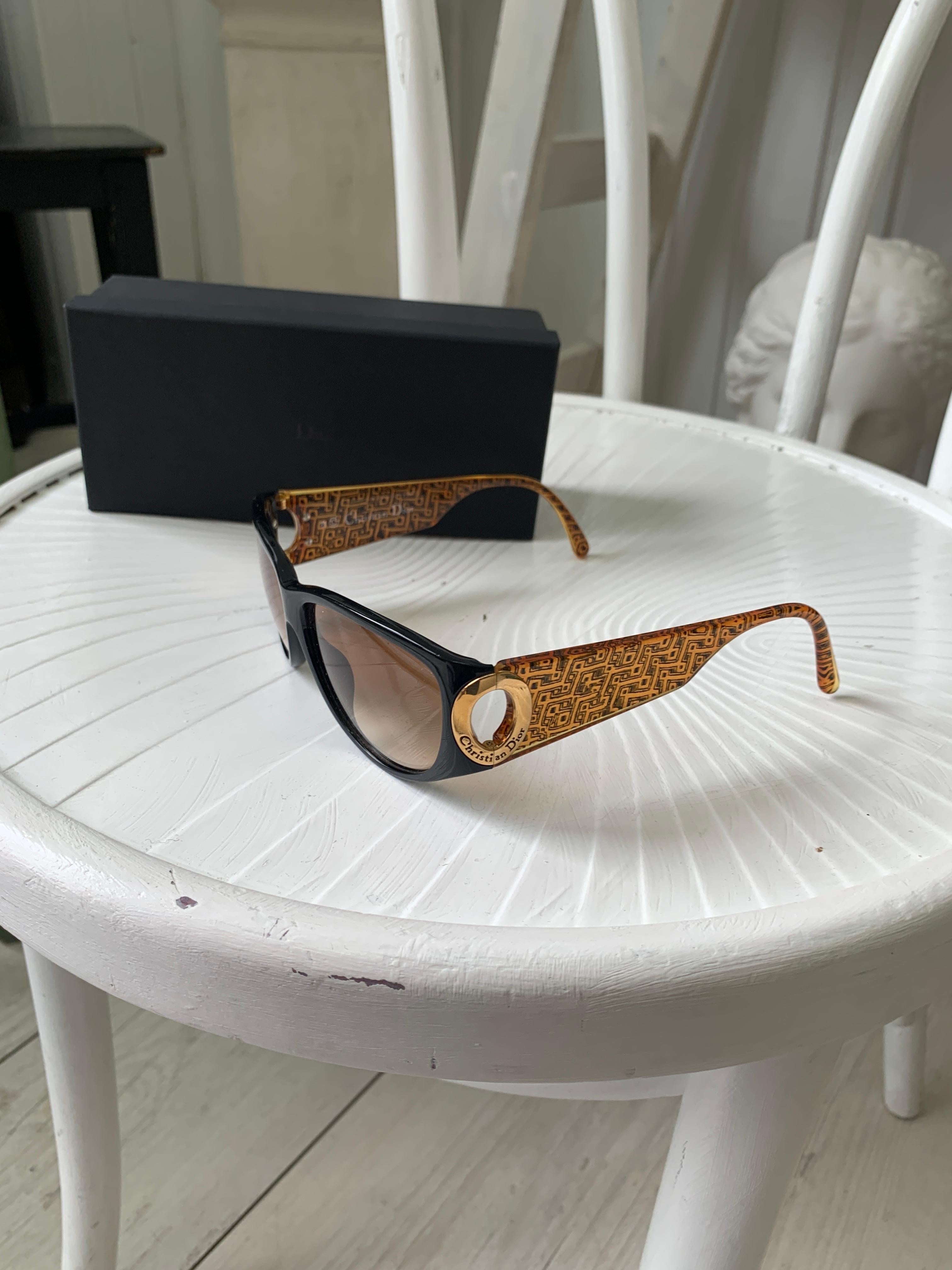 Lunettes de soleil Christian Dior & Gianfranco Ferre pied-de-poule noir et or en vente 9