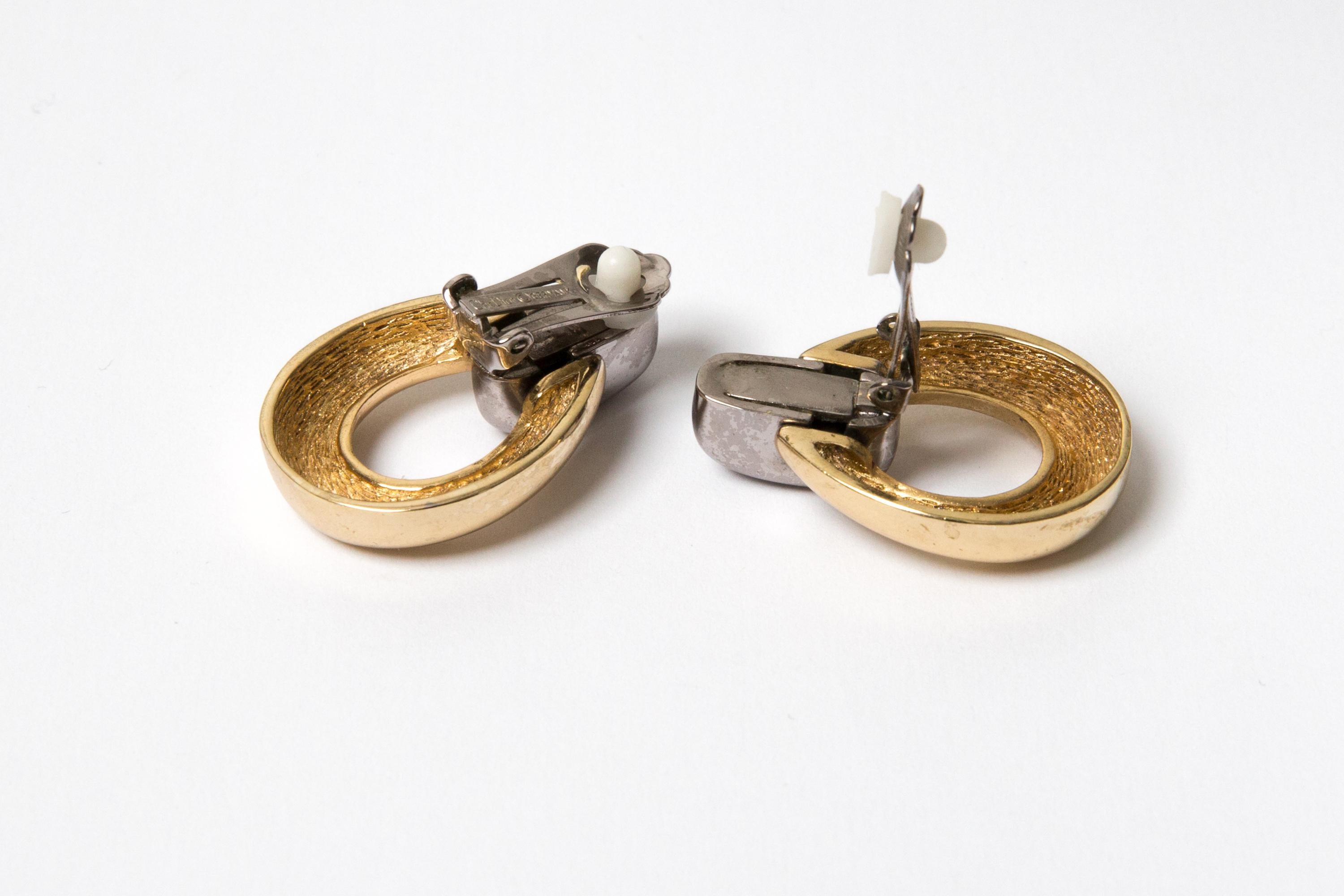 Donna Orecchini a clip Christian Dior in oro e argento in vendita