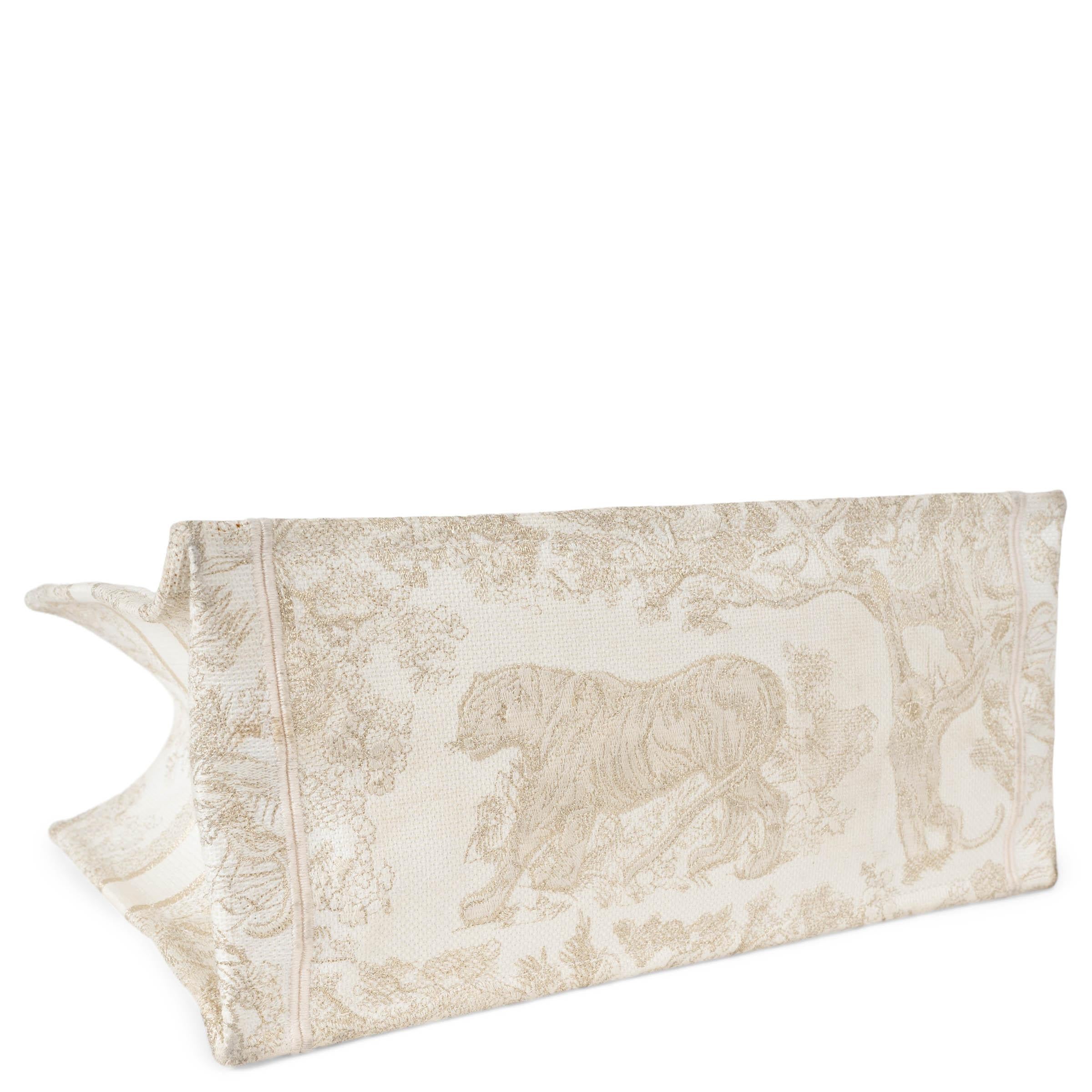 CHRISTIAN DIOR 2021 TOILE DE JOUY MEDIUM BOOK TOTE Bag Pour femmes en vente