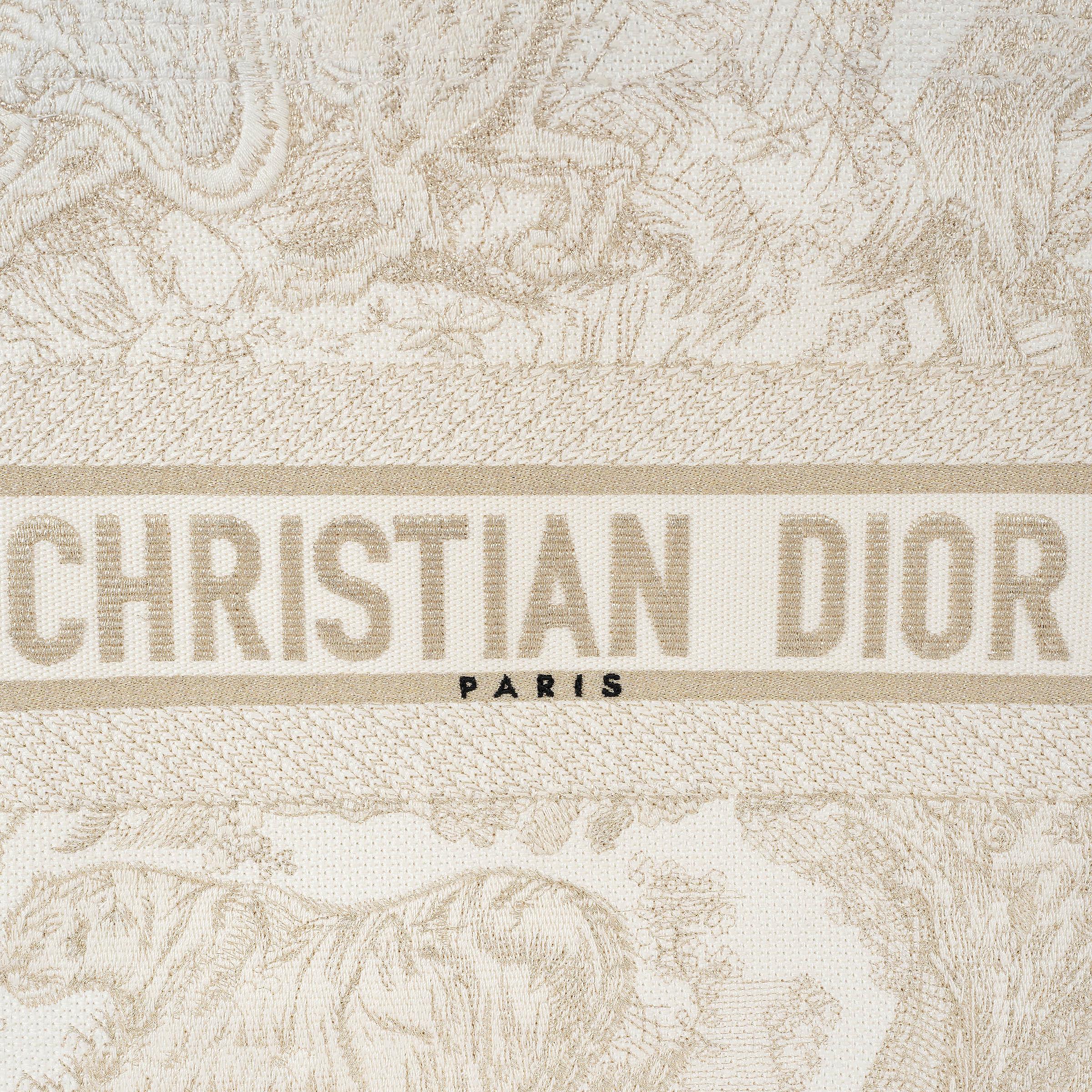 CHRISTIAN DIOR 2021 TOILE DE JOUY MEDIUM BOOK TOTE Bag en vente 2