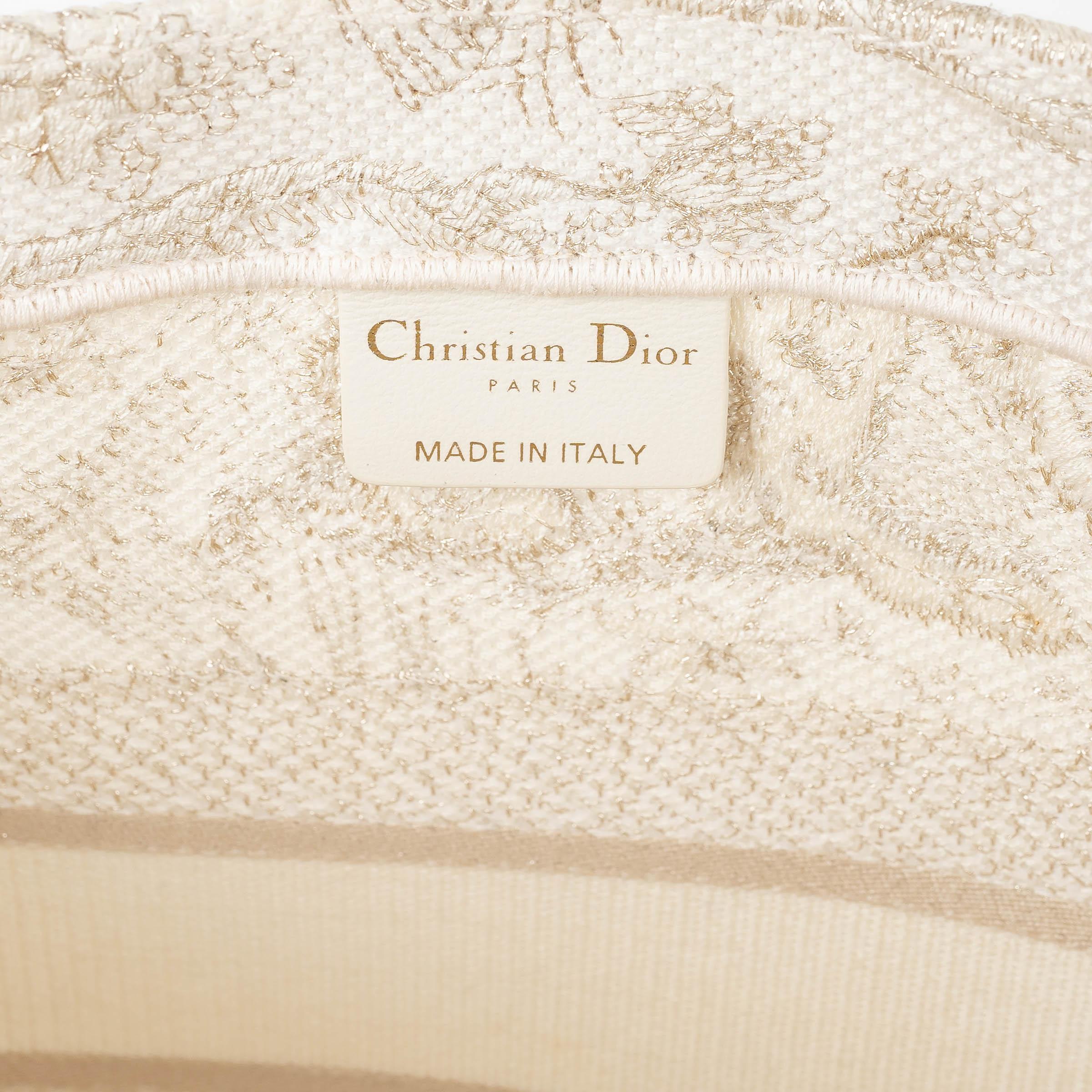CHRISTIAN DIOR 2021 TOILE DE JOUY MEDIUM BOOK TOTE Bag en vente 3