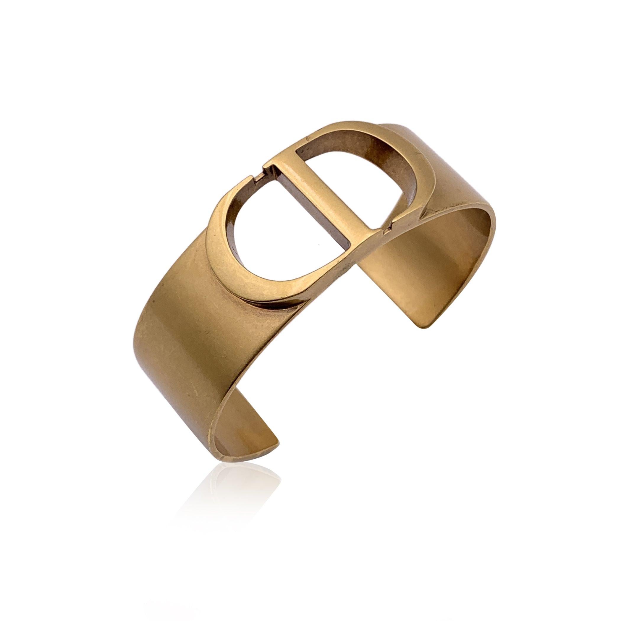 Christian Dior Gold Metall 30 Montaigne Rigid-Armreif CD-Armband Manschette im Zustand „Hervorragend“ in Rome, Rome