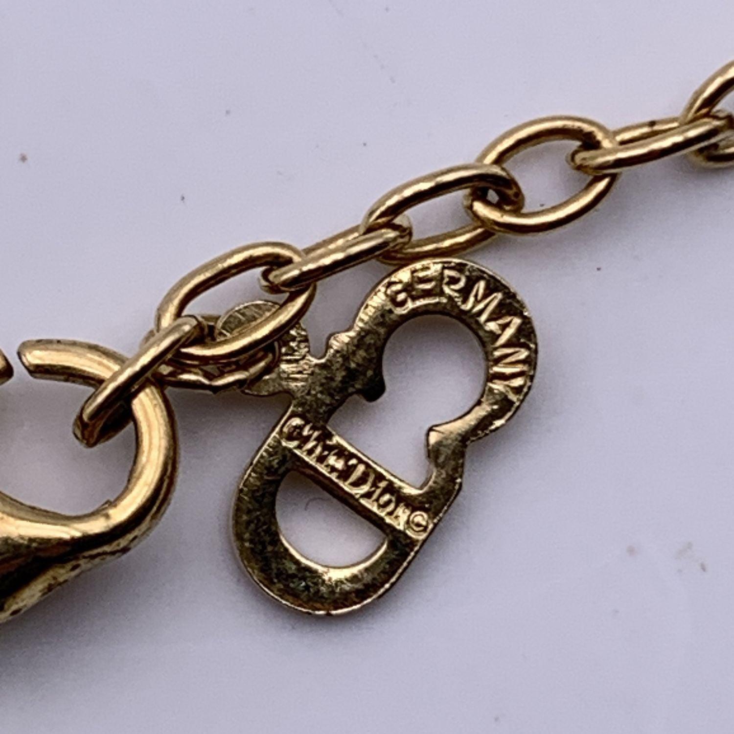 Christian Dior - Collana a catena con ciondolo piccolo in metallo dorato con logo CD in vendita 4