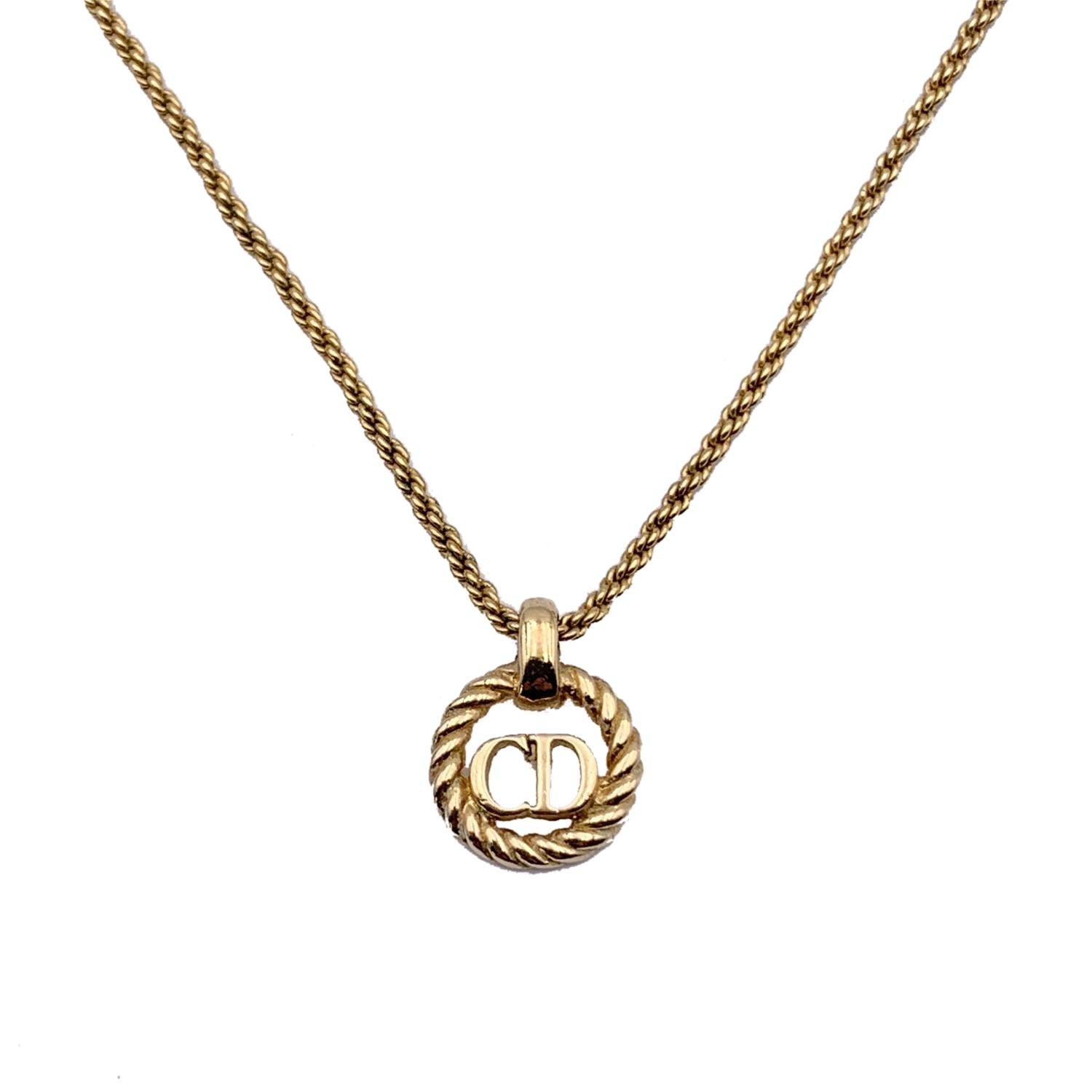 Christian Dior Gold Metal Small CD Logo Round Pendant Chain Necklace In Excellent Condition For Sale In Rome, Rome