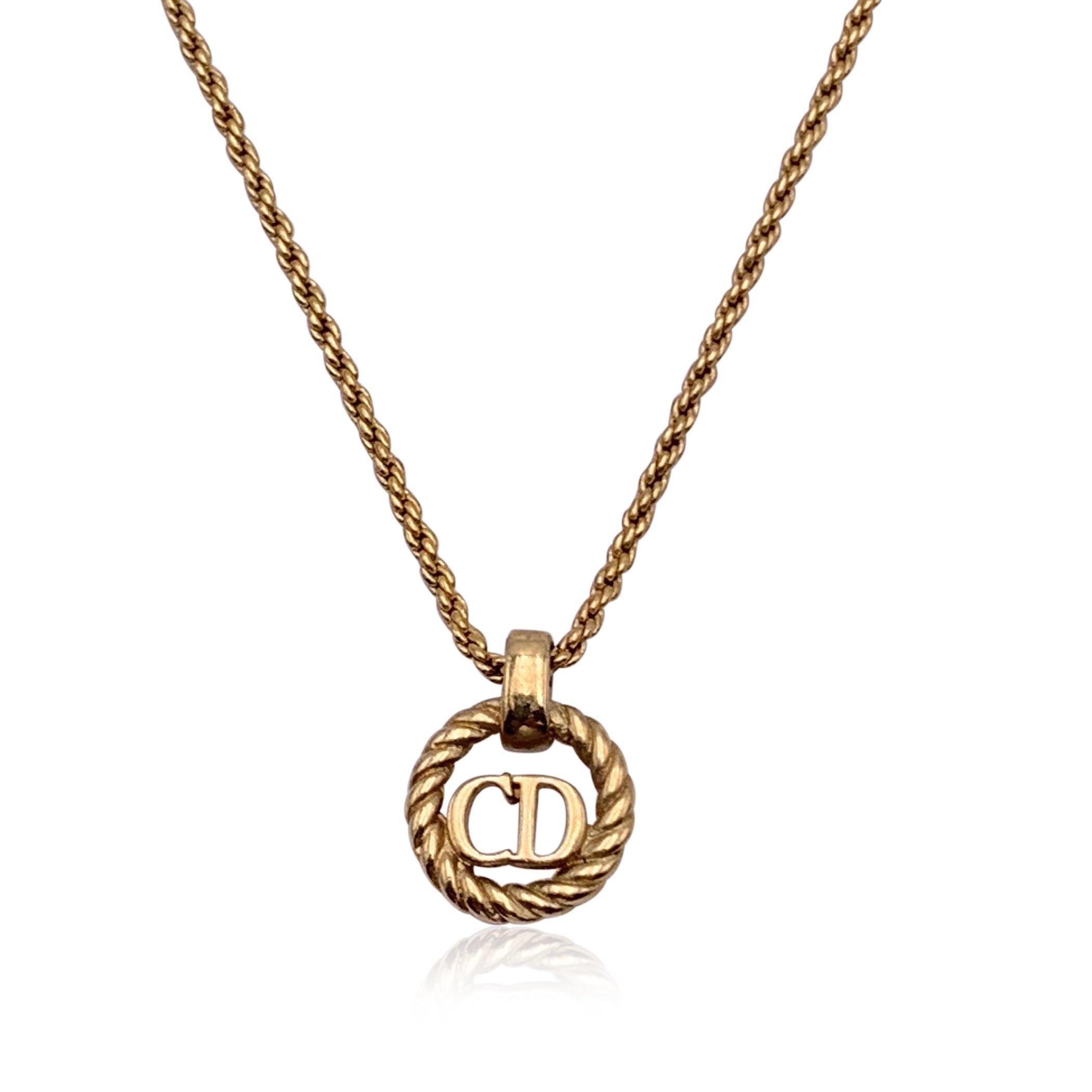 Christian Dior Gold Metal Small CD Logo Round Pendant Chain Necklace In Excellent Condition For Sale In Rome, Rome