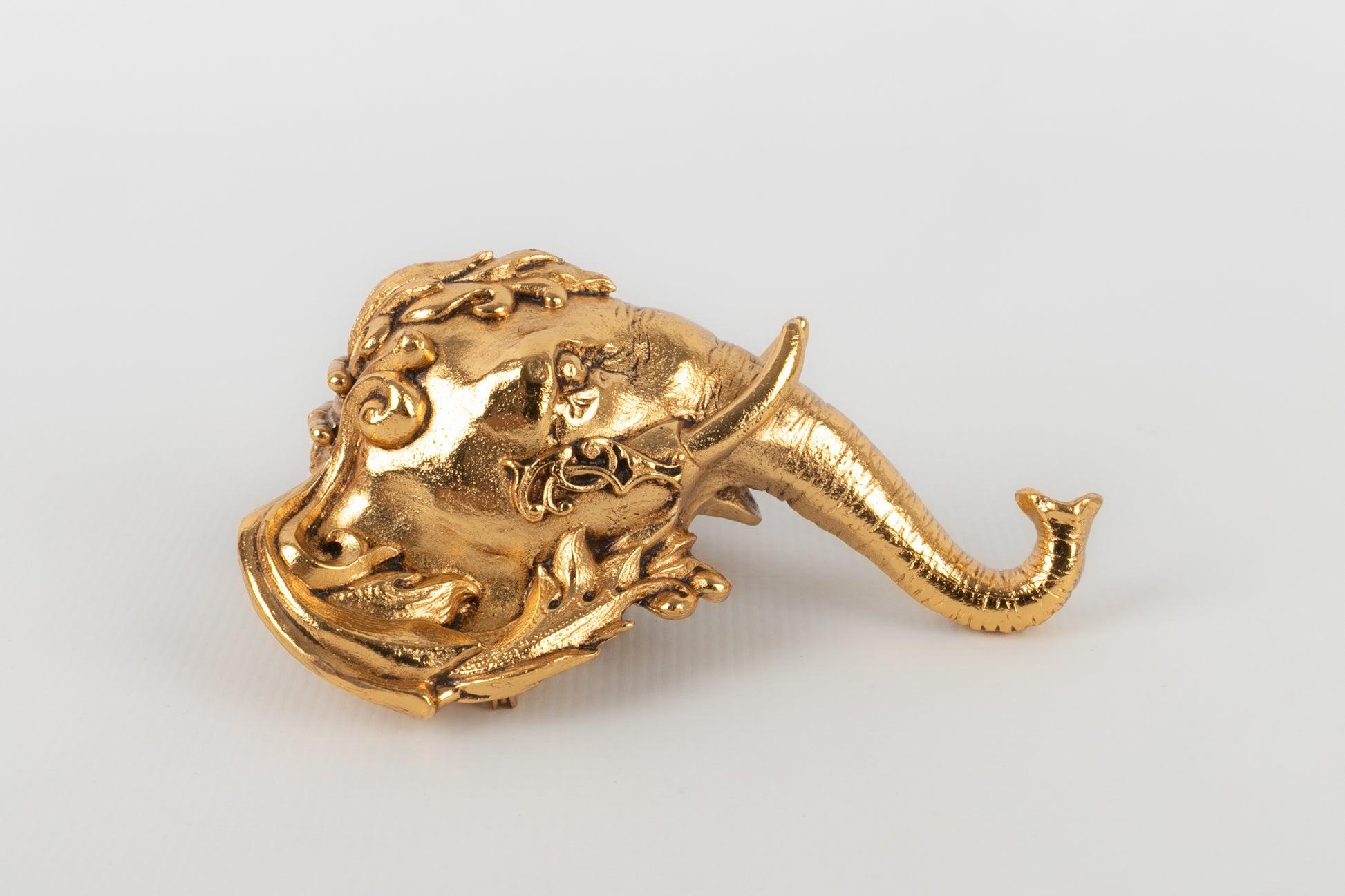 Christian Dior Vergoldete Metall-Anhänger-Brosche mit Darstellung eines Elefantenkopfes aus Metall Damen im Angebot