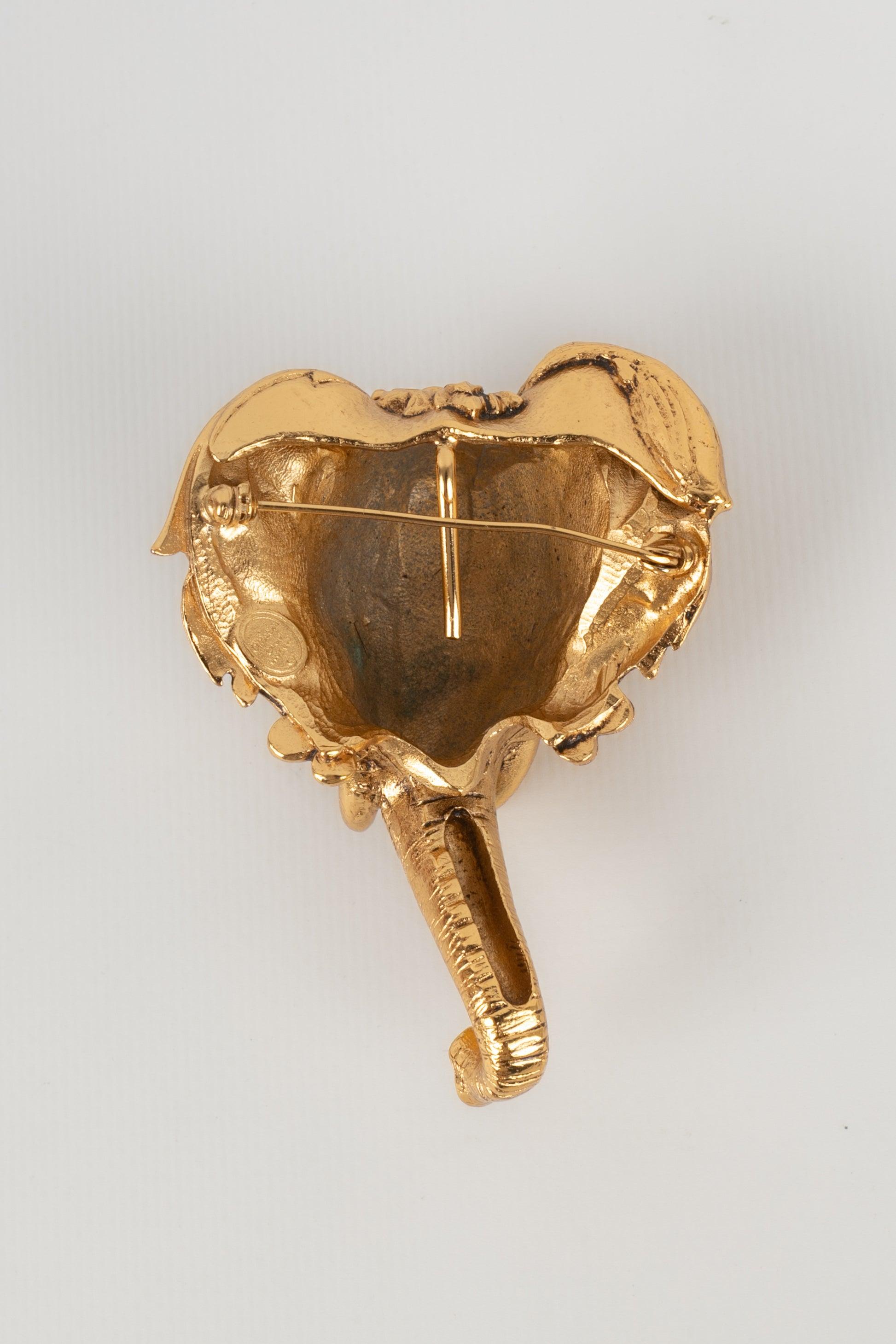 Christian Dior Gold-Plated Metal Pendant Brooch Depicting an Elephant Head For Sale 2