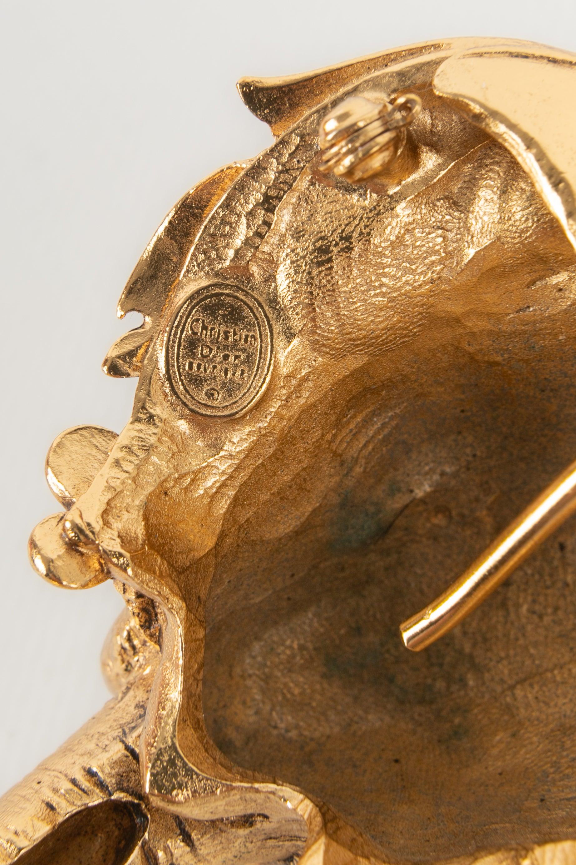 Christian Dior Vergoldete Metall-Anhänger-Brosche mit Darstellung eines Elefantenkopfes aus Metall im Angebot 3