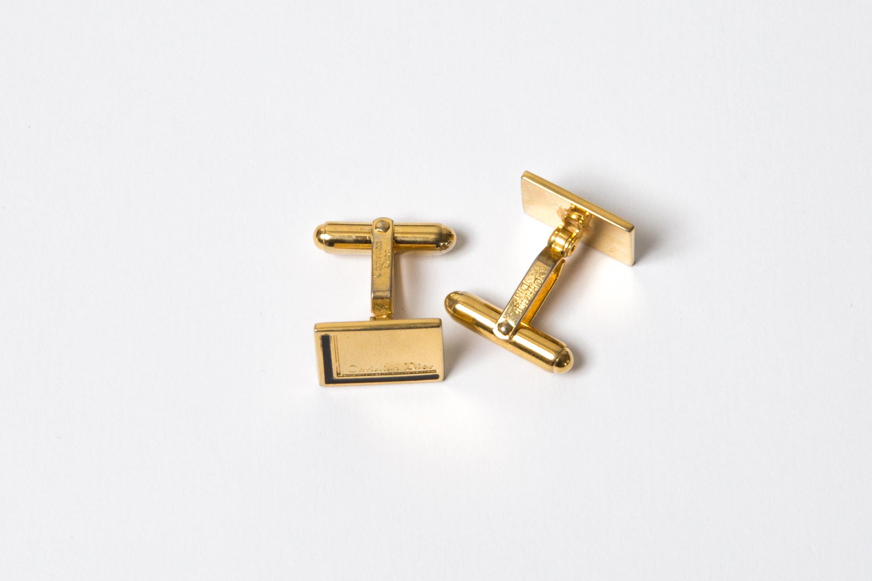 Christian Dior Gold Tone and Black Logo Cufflinks In Good Condition For Sale In Paris, FR