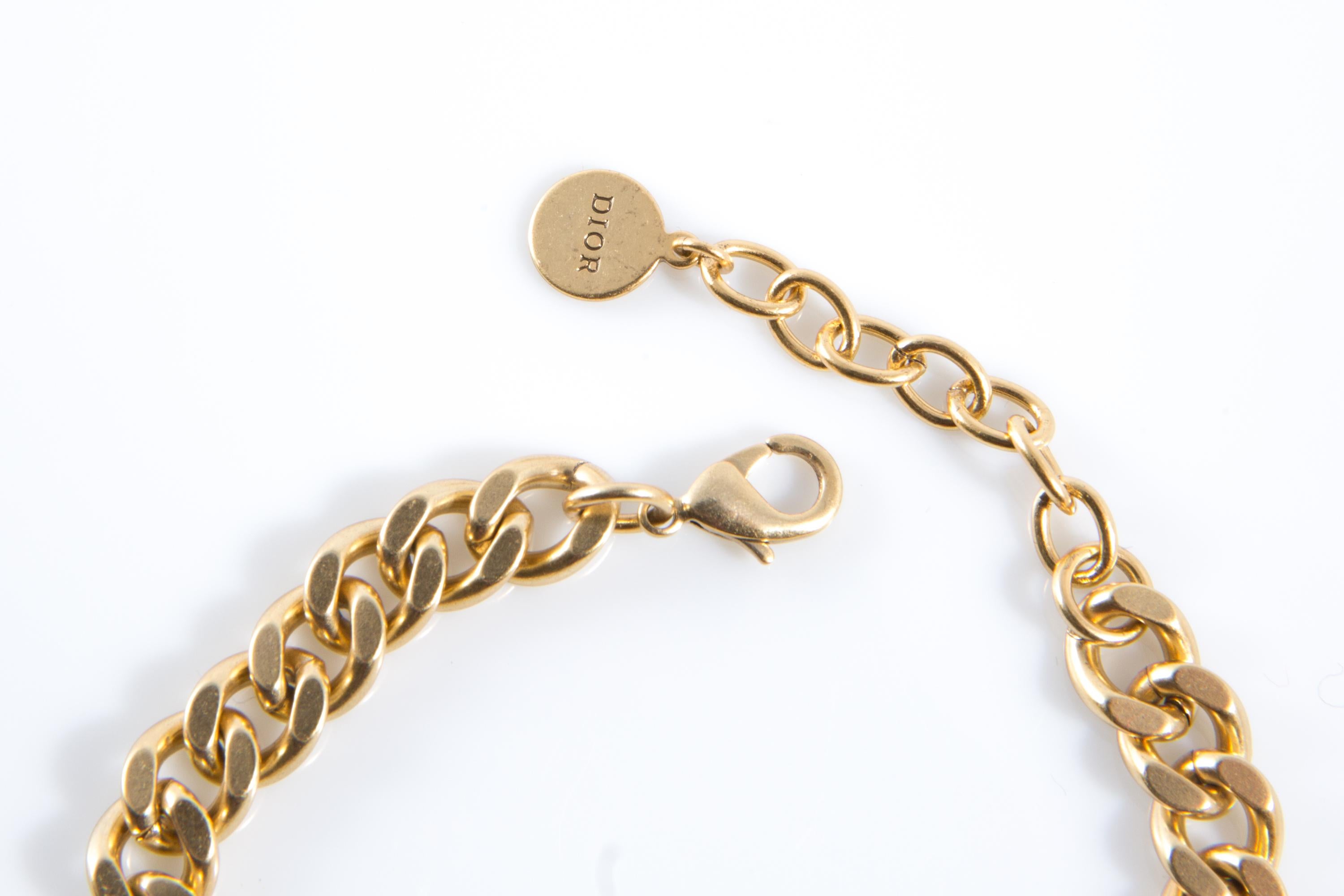 Christian Dior - Bracelet à large chaîne CD en or Pour femmes en vente