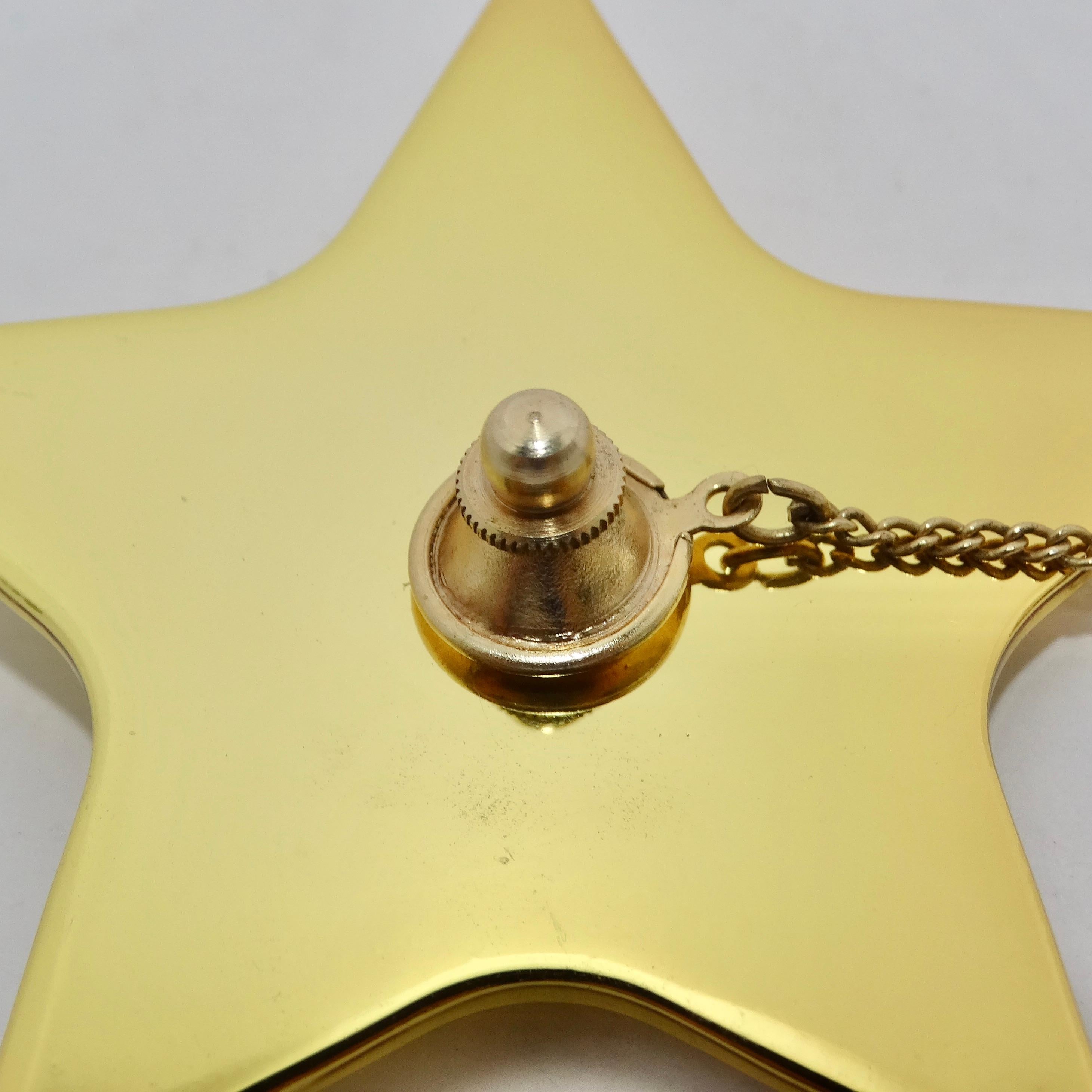 Christian Dior Goldfarbene Stern-Anstecknadel im Angebot 1