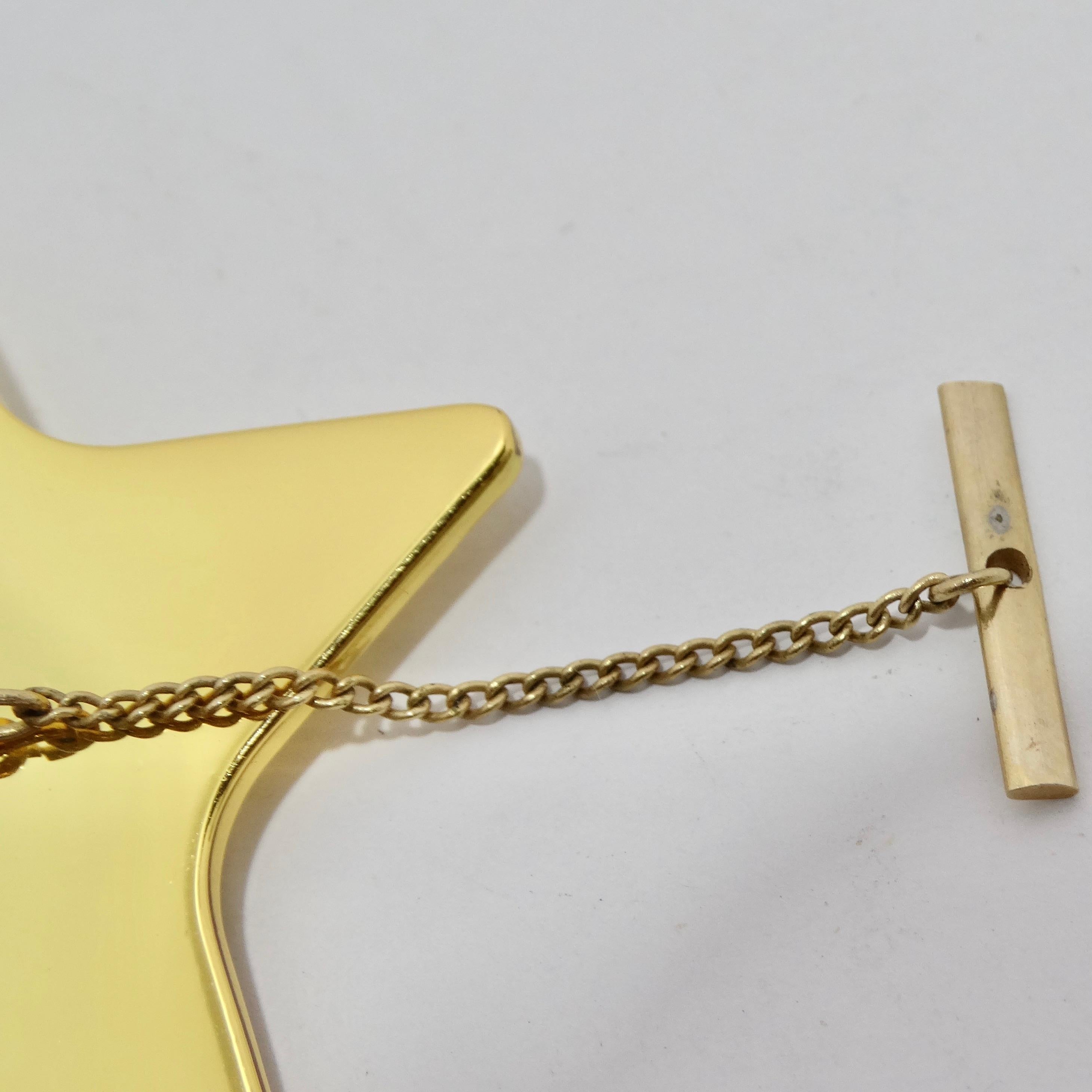 Christian Dior Gold Tone Star Pin In Excellent Condition For Sale In Scottsdale, AZ