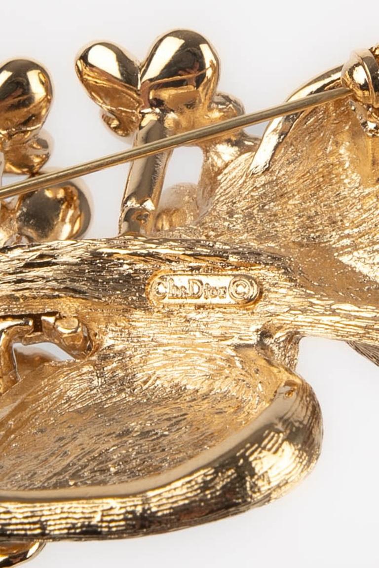 Christian Dior Broche en métal doré en vente 1