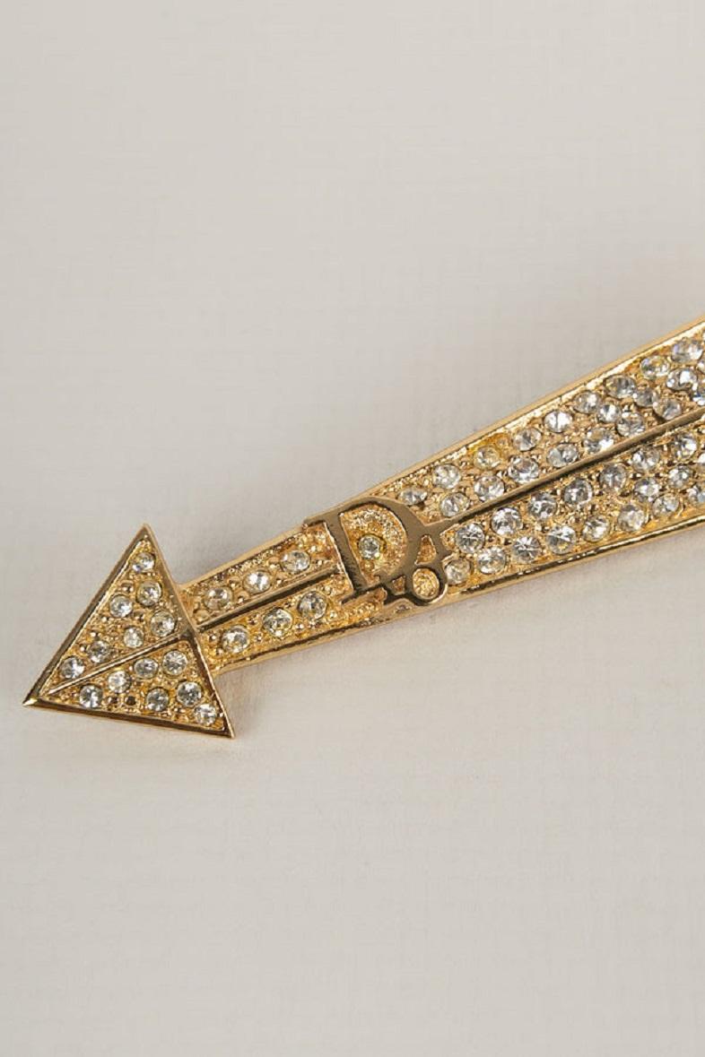 Christian Dior Golden Metal Brooch Paved with Rhinestones In Excellent Condition For Sale In SAINT-OUEN-SUR-SEINE, FR