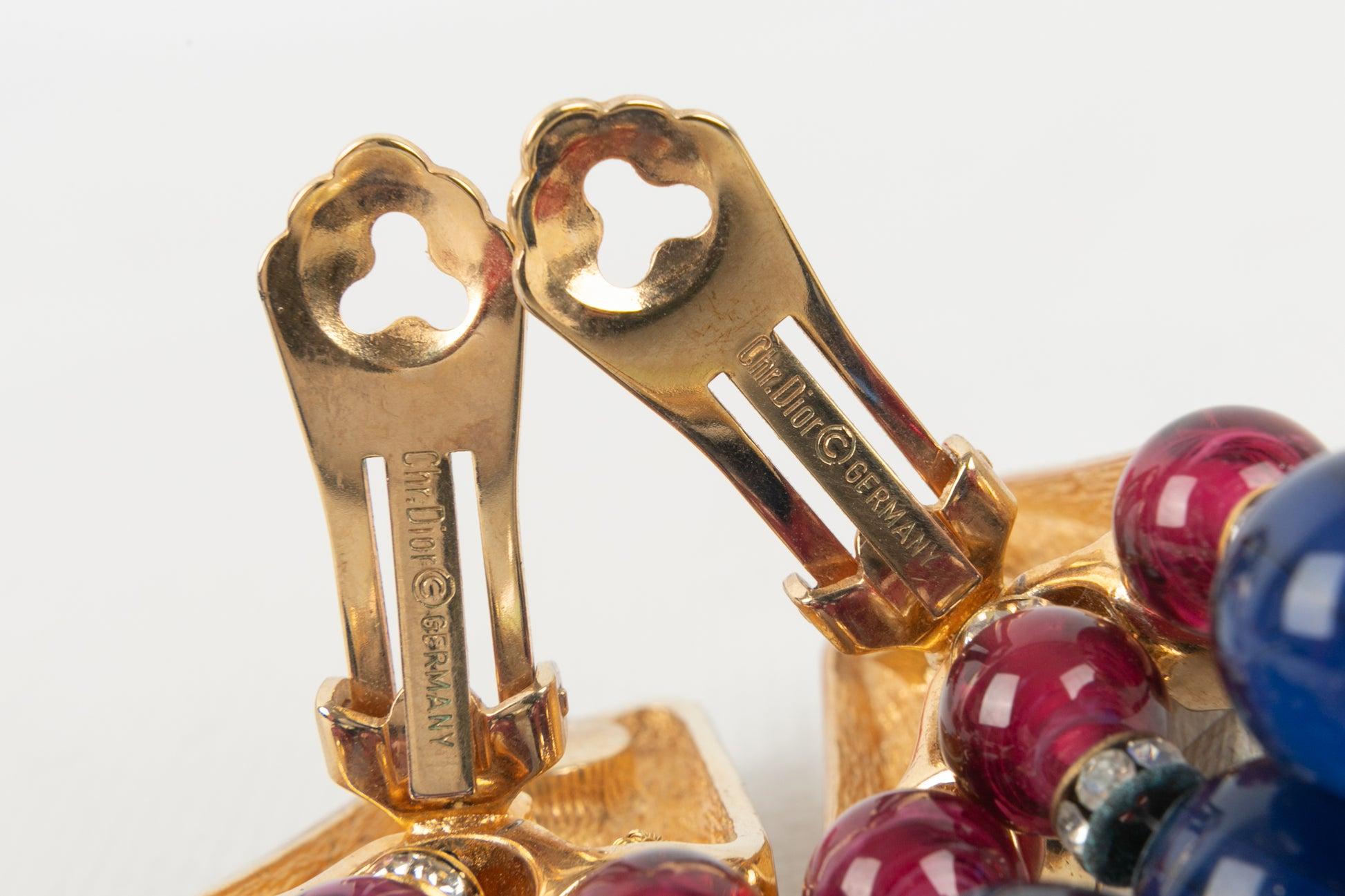 Christian Dior Goldene Metall-Ohrclips mit Strasssteinen und Glasperlen im Angebot 3