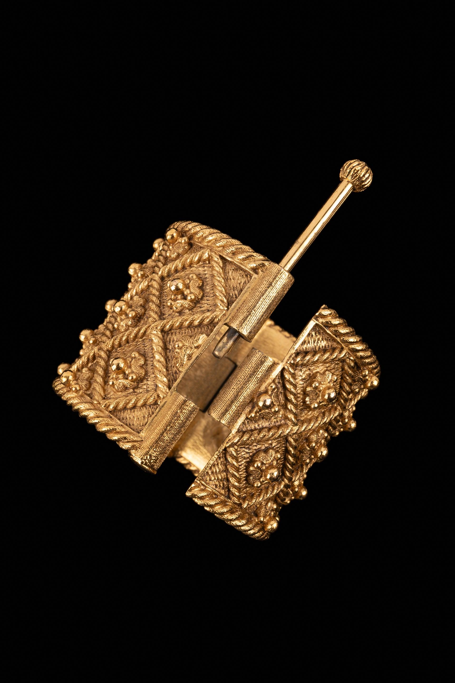 Christian Dior Golden Metal Cuff Bracelet 4