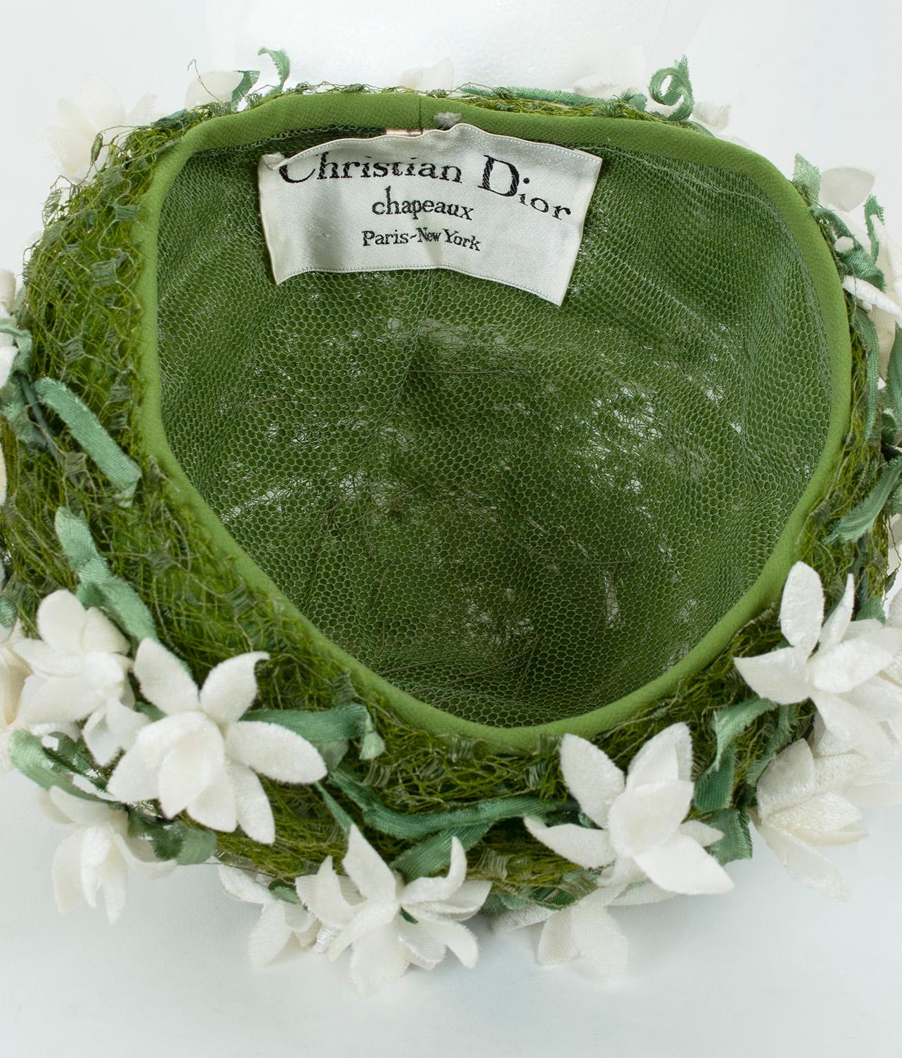 Christian Dior Grass Green Beehive Turban Hat with Velvet Gardenias – S-M, 1950s For Sale 7