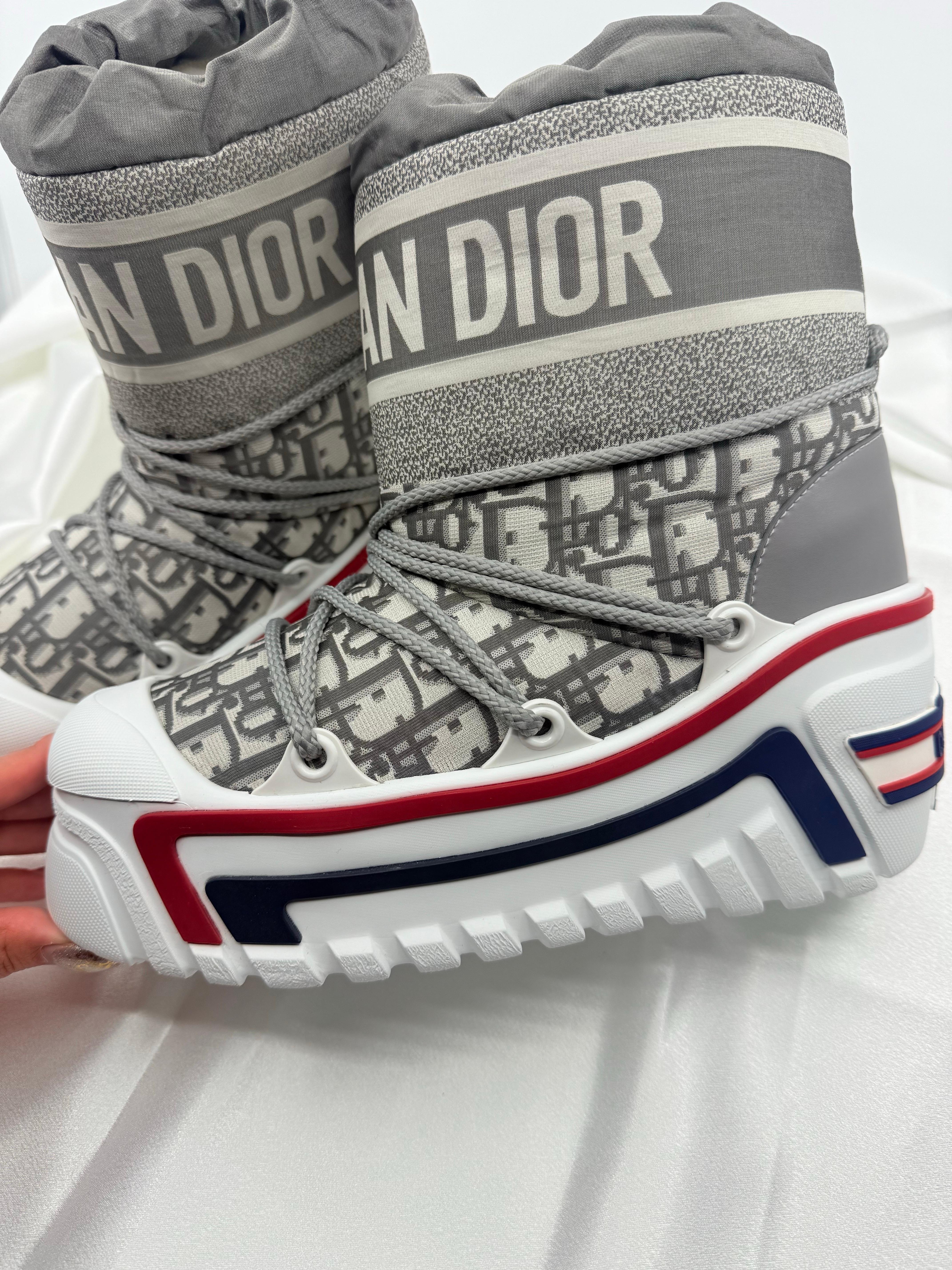 Christian Dior Gray and White Alps Snow Boots For Sale at 1stDibs