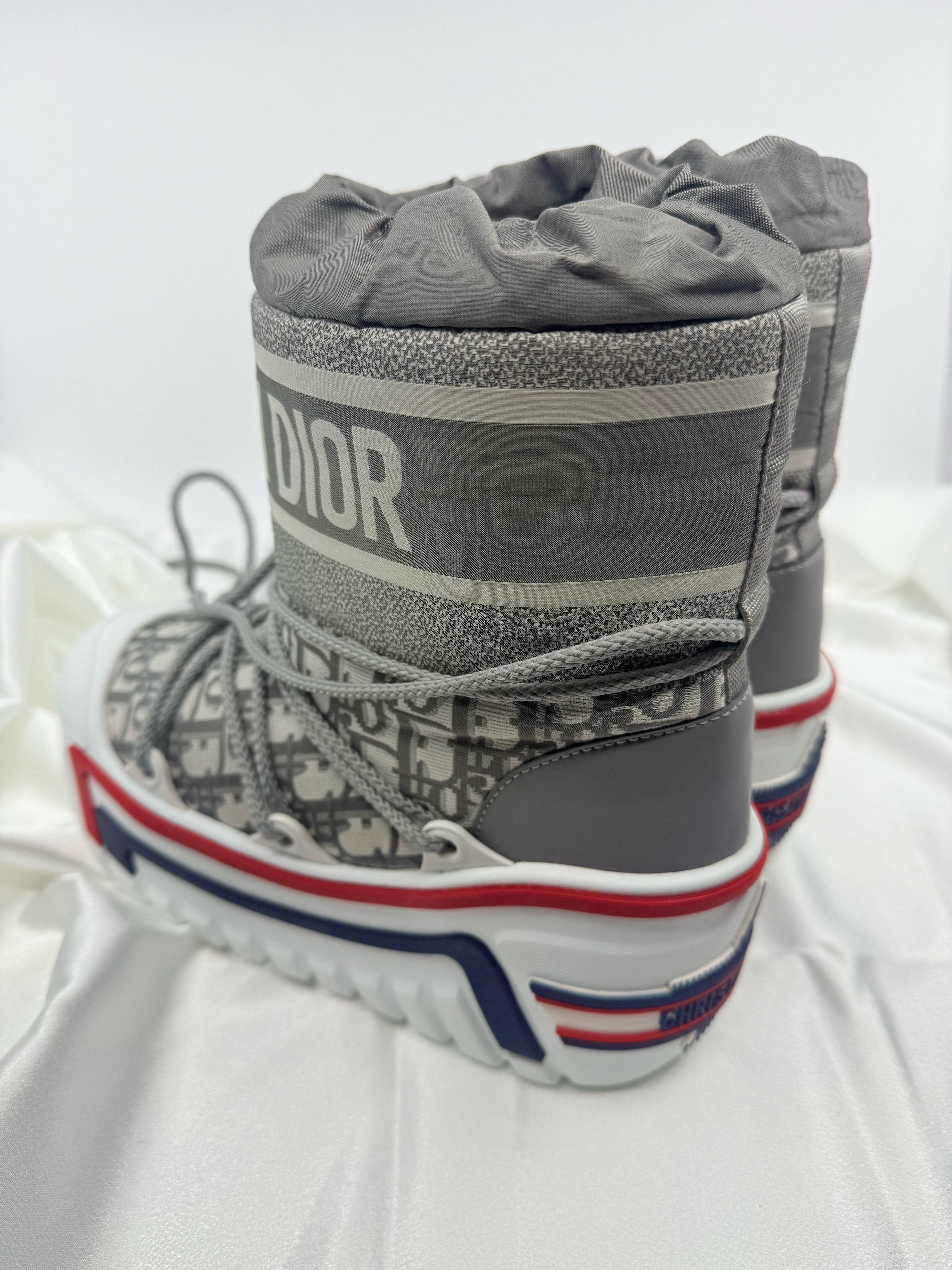 Christian Dior Gray and White Alps Snow Boots For Sale at 1stDibs