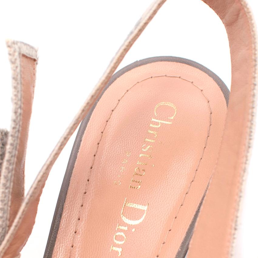 Christian Dior Graue Toile de Jouy J'adior Slingback Pumpe mit Absatz im Angebot 3