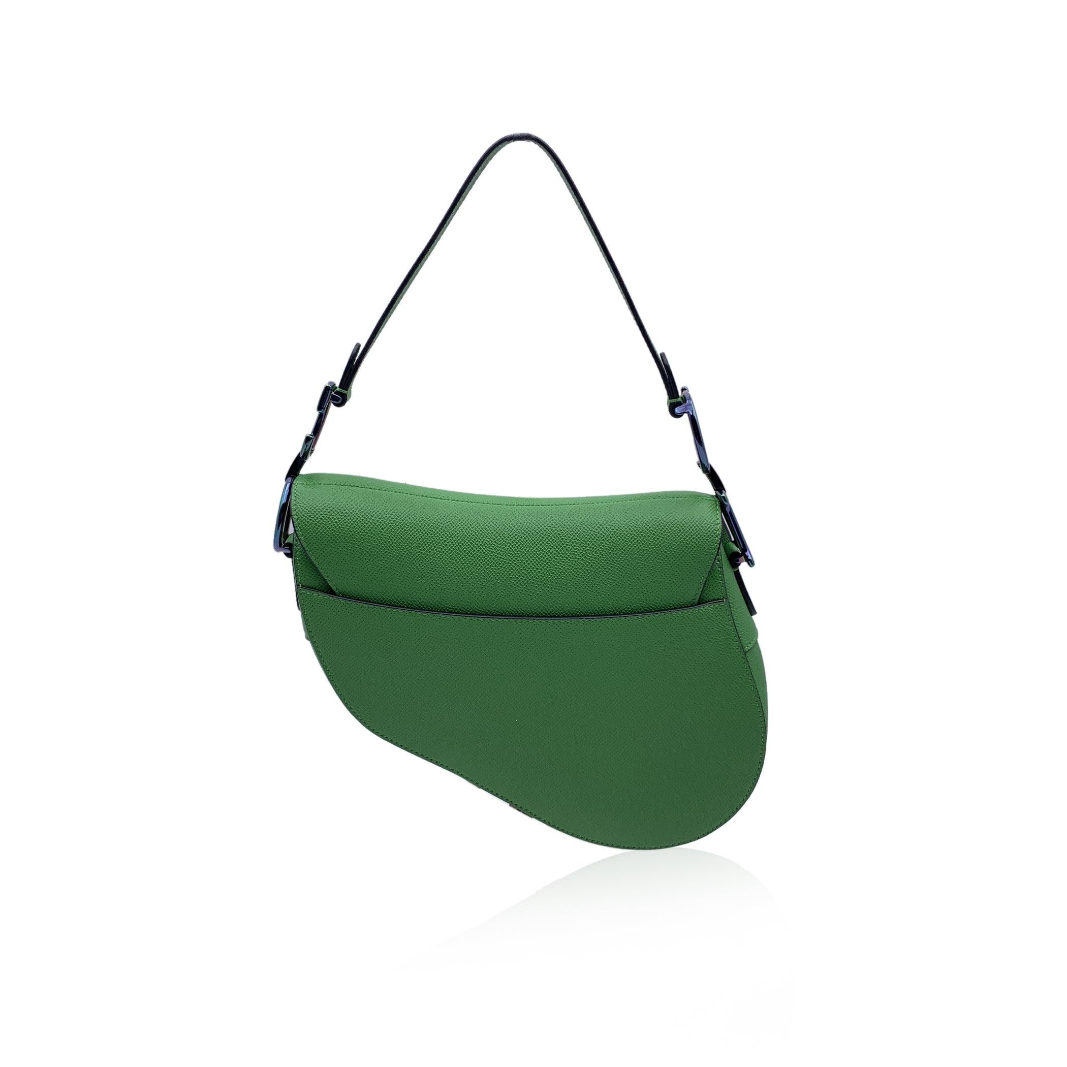 Christian Dior Bolso bandolera de piel verde con herrajes iridiscentes Negro