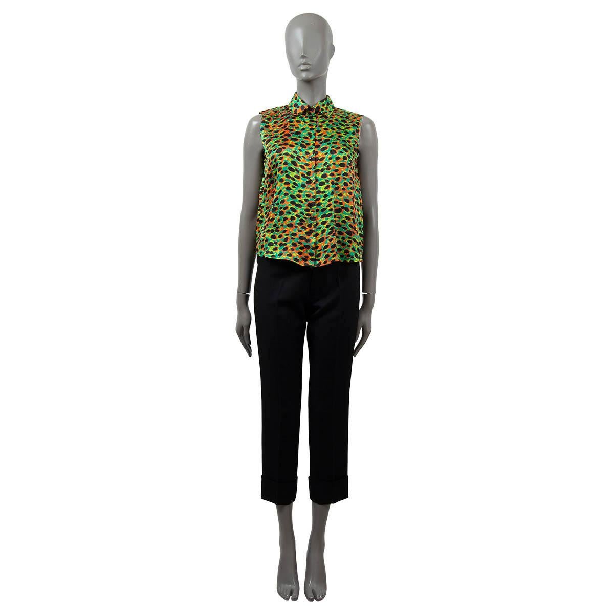 100% authentique Christian Dior blouse sans manche en soie léopard (100%) vert, orange, lime et noir. A été porté et est en excellent état. 

2022 Printemps/Été

Mesures
Modèle	Dior22E
Taille de l'étiquette	36
Taille	XS
Largeur de l'épaule	35cm