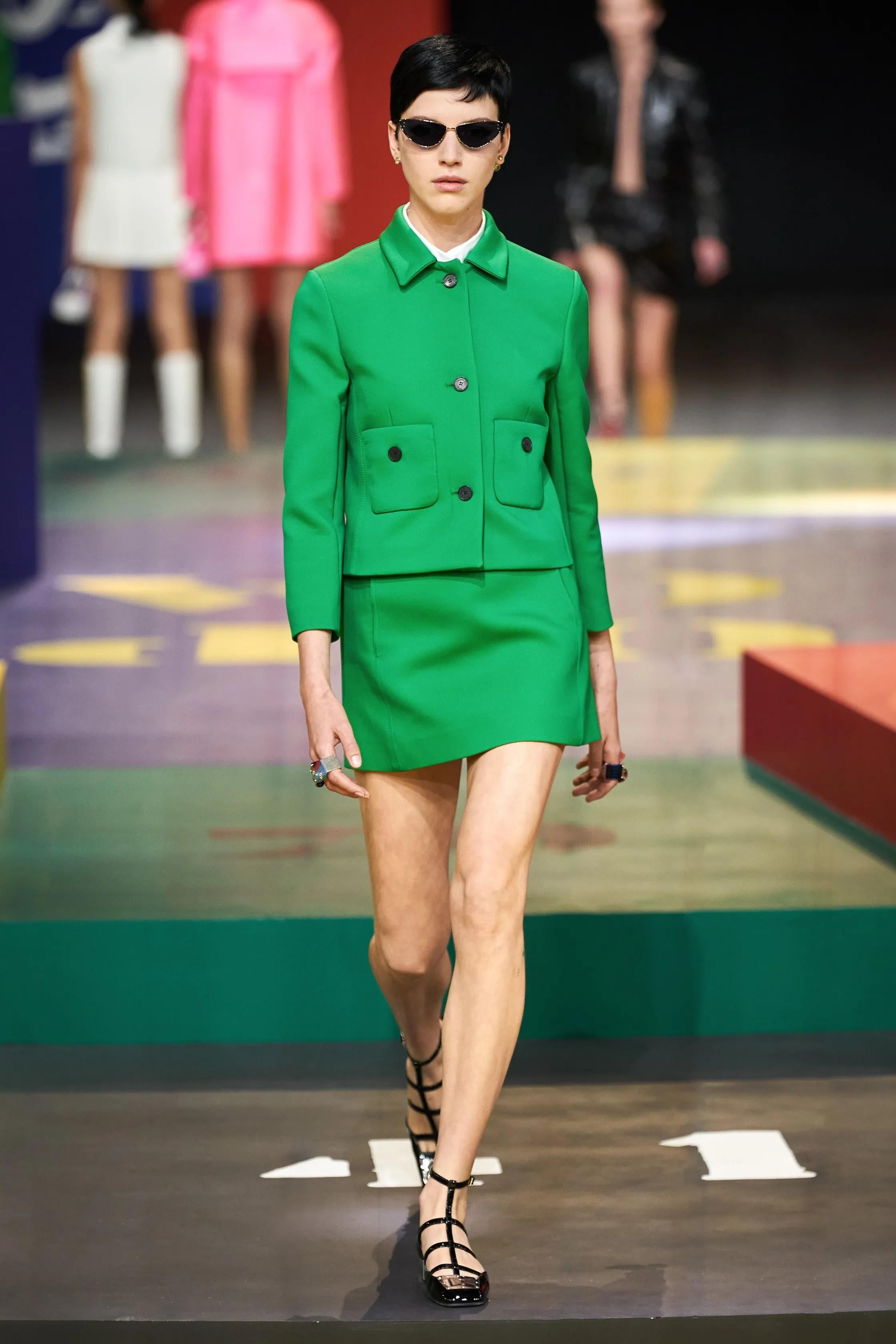 CHRISTIAN DIOR falda mini 2022 verde lana y seda 40 M en venta 4
