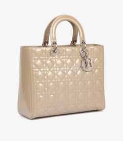 Christian Dior Greige trapuntato in vernice iridescente Grande Lady Dior