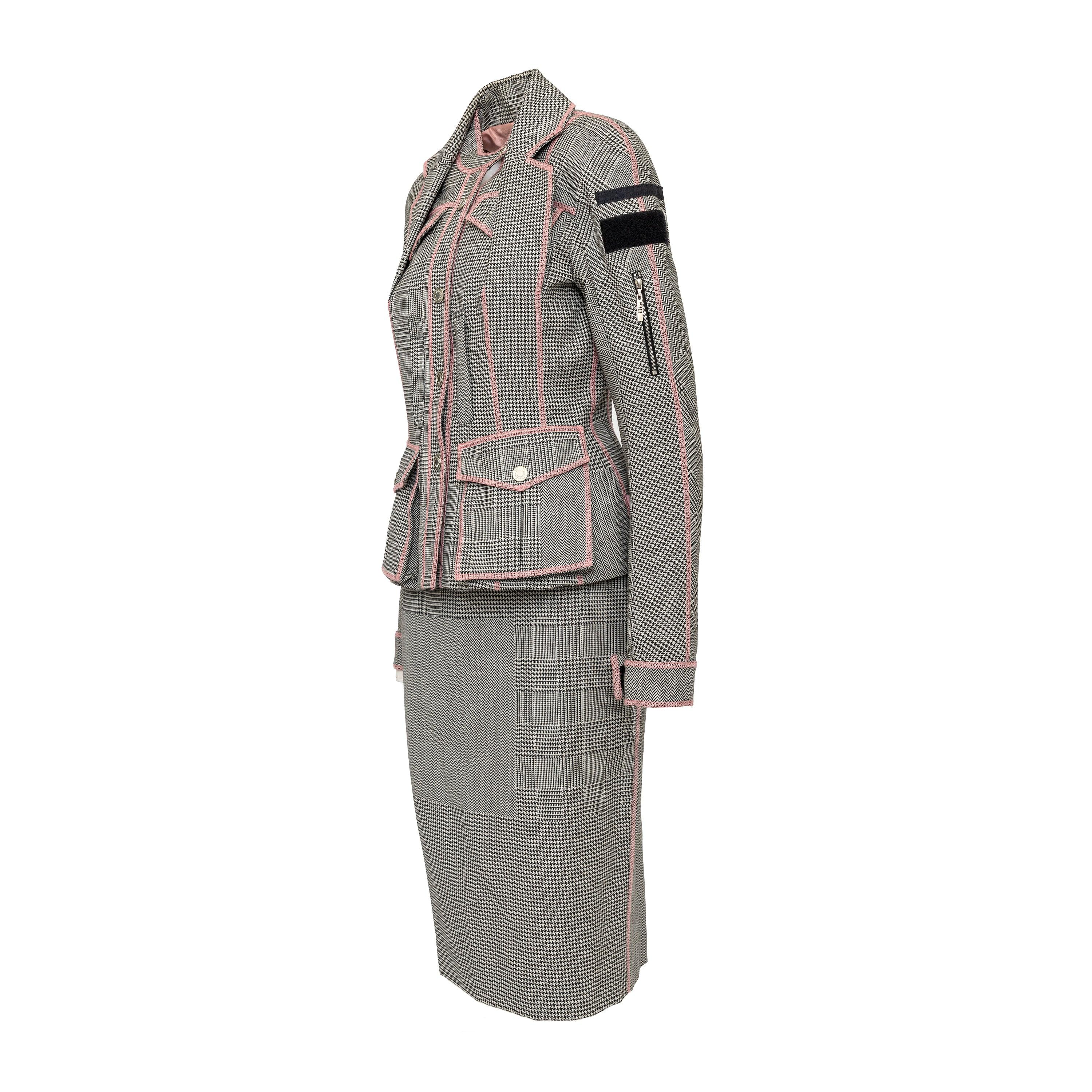 Grigio Set in lana e seta grigio e rosa di Christian Dior - anni '00 in vendita