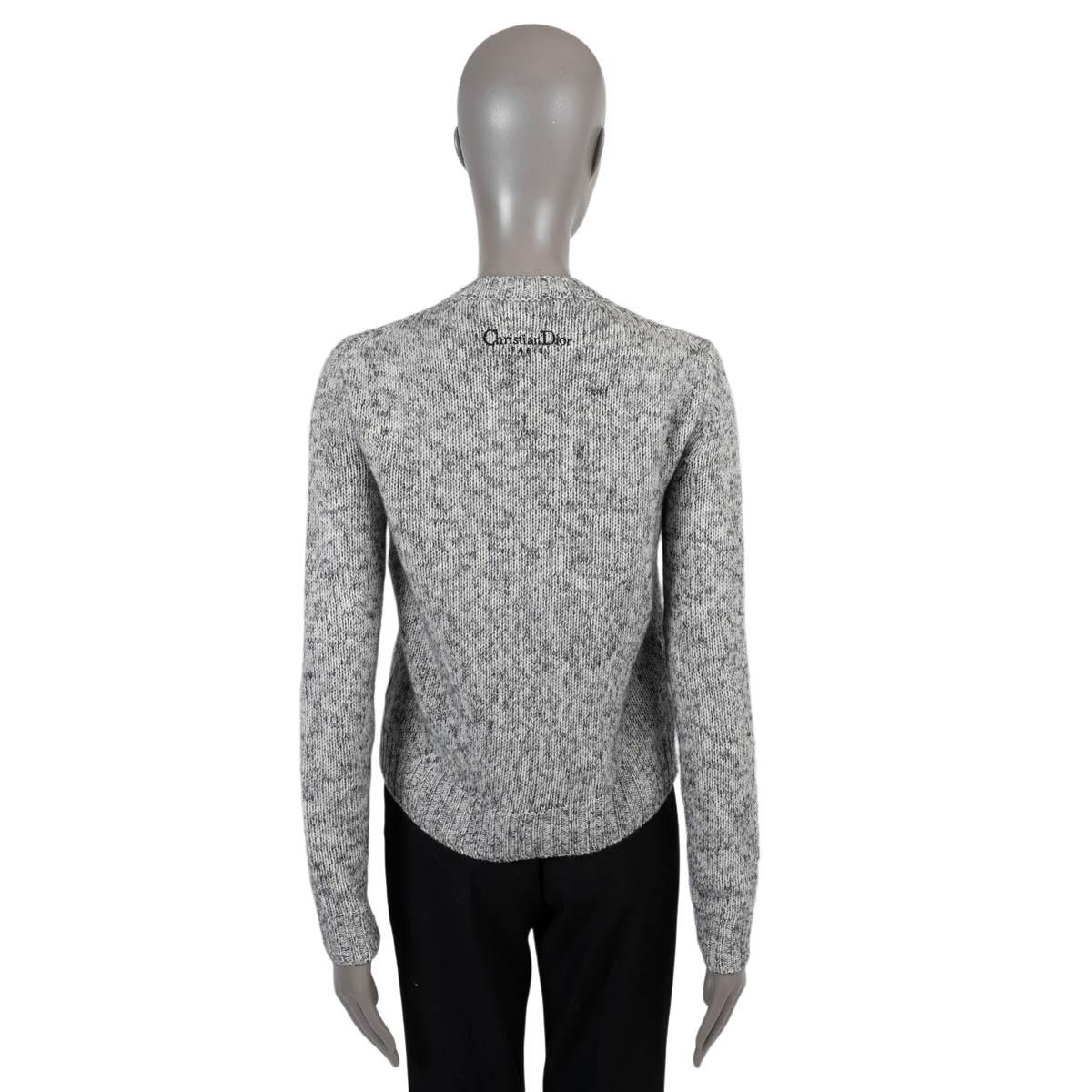 Gris CHRISTIAN DIOR Pull 2023 EMBROIDÉ en cachemire gris 38 S en vente