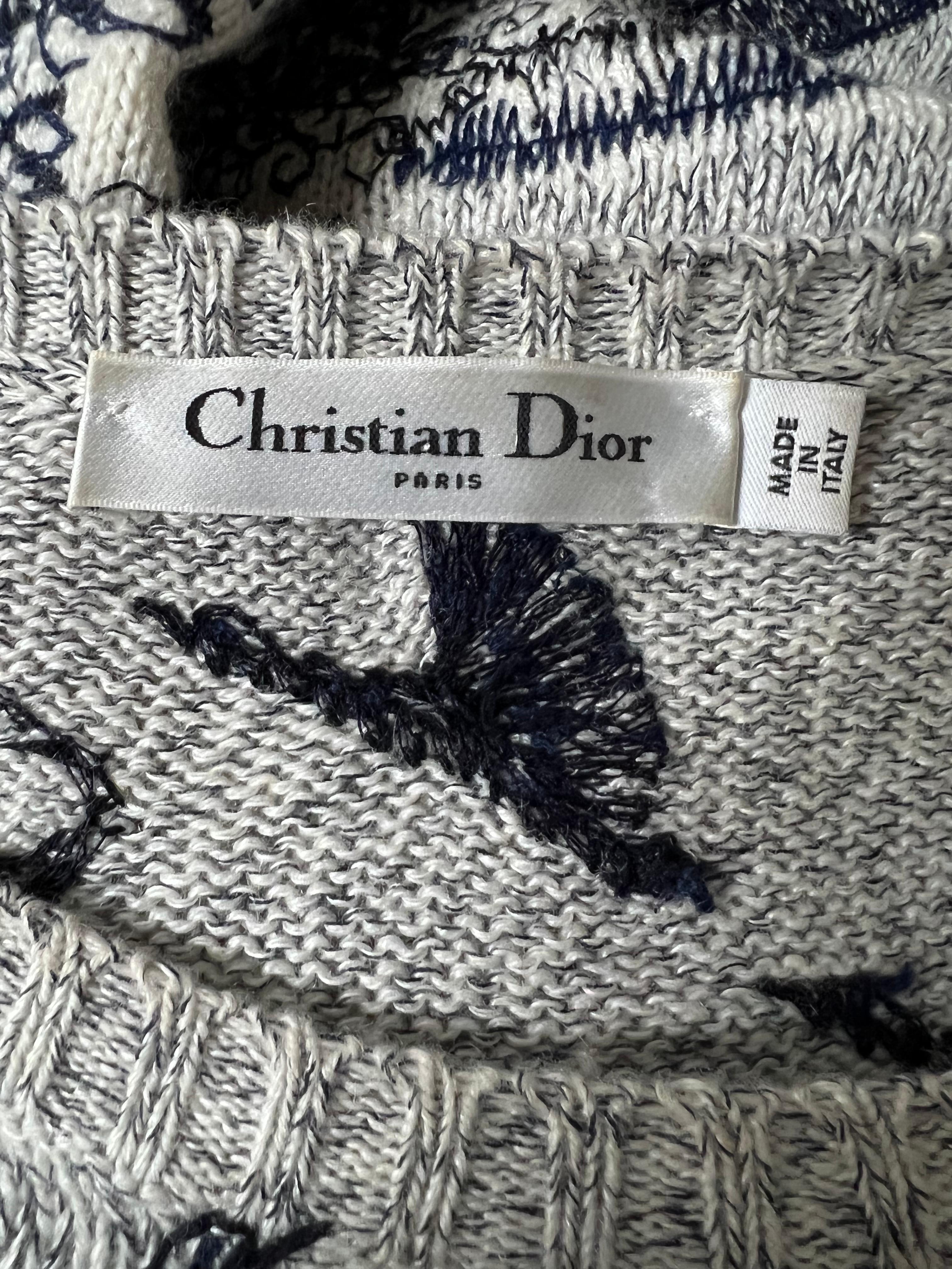 Christian Dior Grauer Kaschmirpullover, bestickt, Größe 2 im Angebot 6