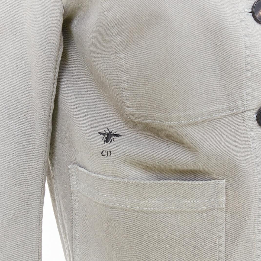 CHRISTIAN DIOR grey cotton denim CD bee logo chore jacket FR36 S
Reference: KNLM/A00357
Brand: Dior
Designer: Maria Grazia Chiuri
Material: Cotton, Blend
Color: Grey
Pattern: Solid
Closure: Button
Extra Details: CD bee logo at right hem.
Made in: