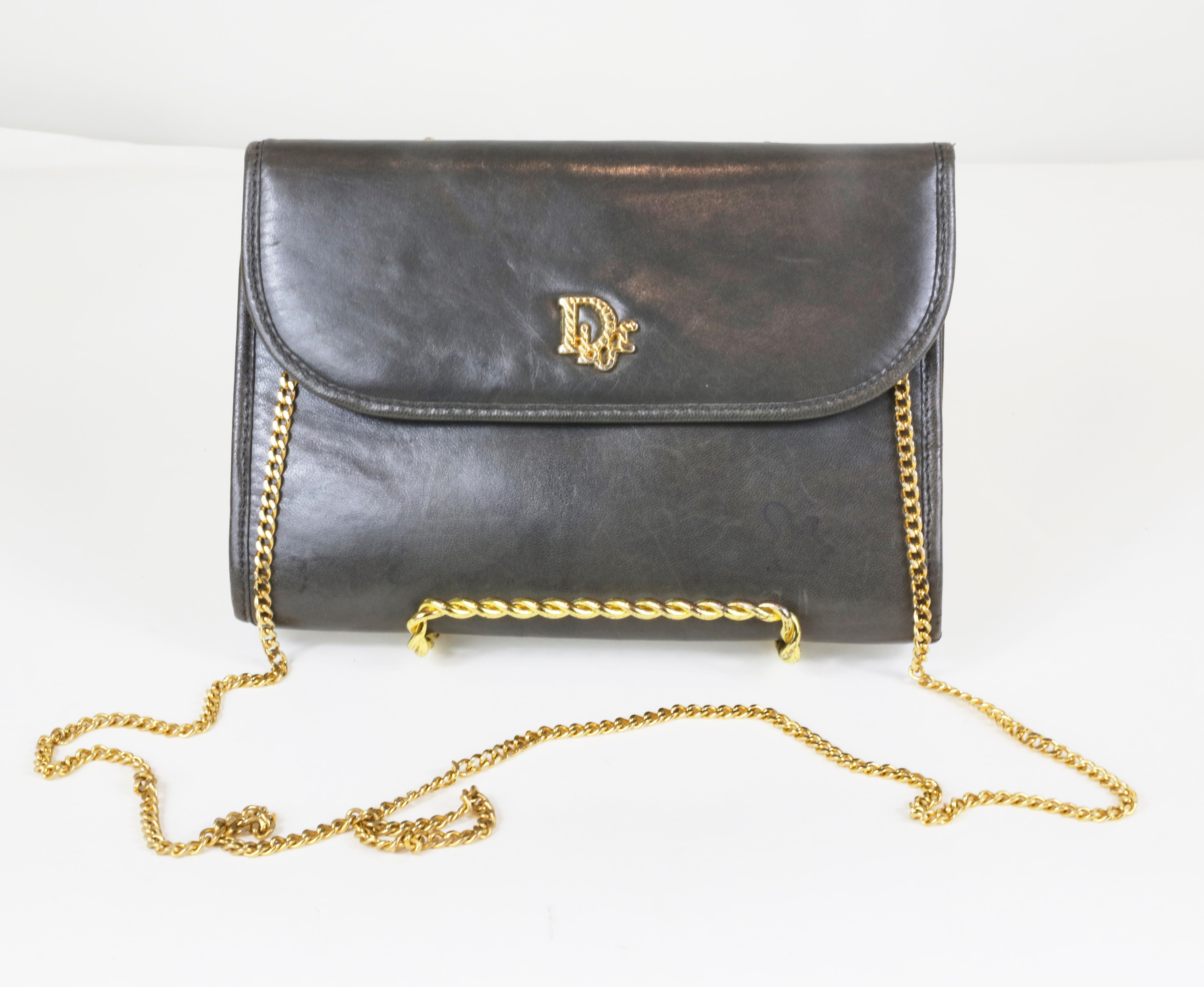 Christian Dior Grey Leather Clutch with Chain
Small Clutch with Chain Strap and Main Compartment
