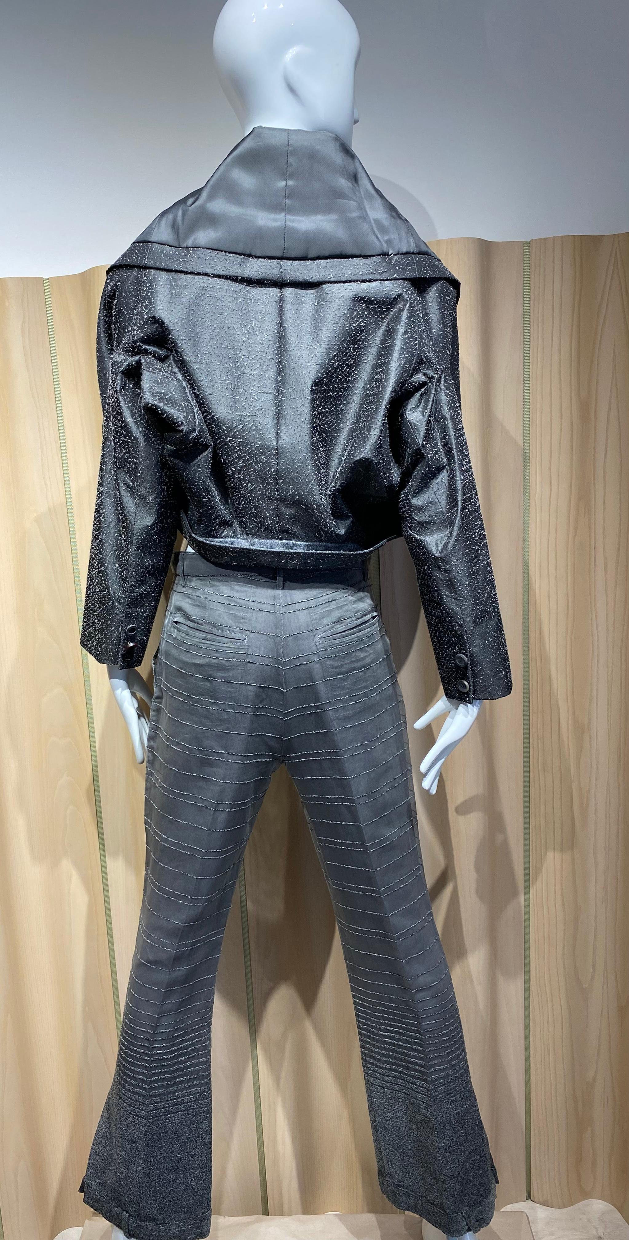 Christian Dior - Pantalon en soie gris et veste courte en soie Excellent état à Beverly Hills, CA