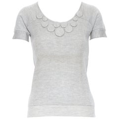Christian Dior, maglione grigio con bottoni a spilla in tessuto di lana e viscosa, FR36