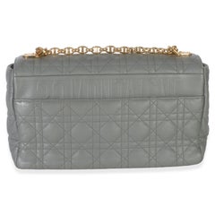 Sac à main moyen « Caro » à chaîne, en cuir de veau souple gris, motif Cannage, de Christian Dior