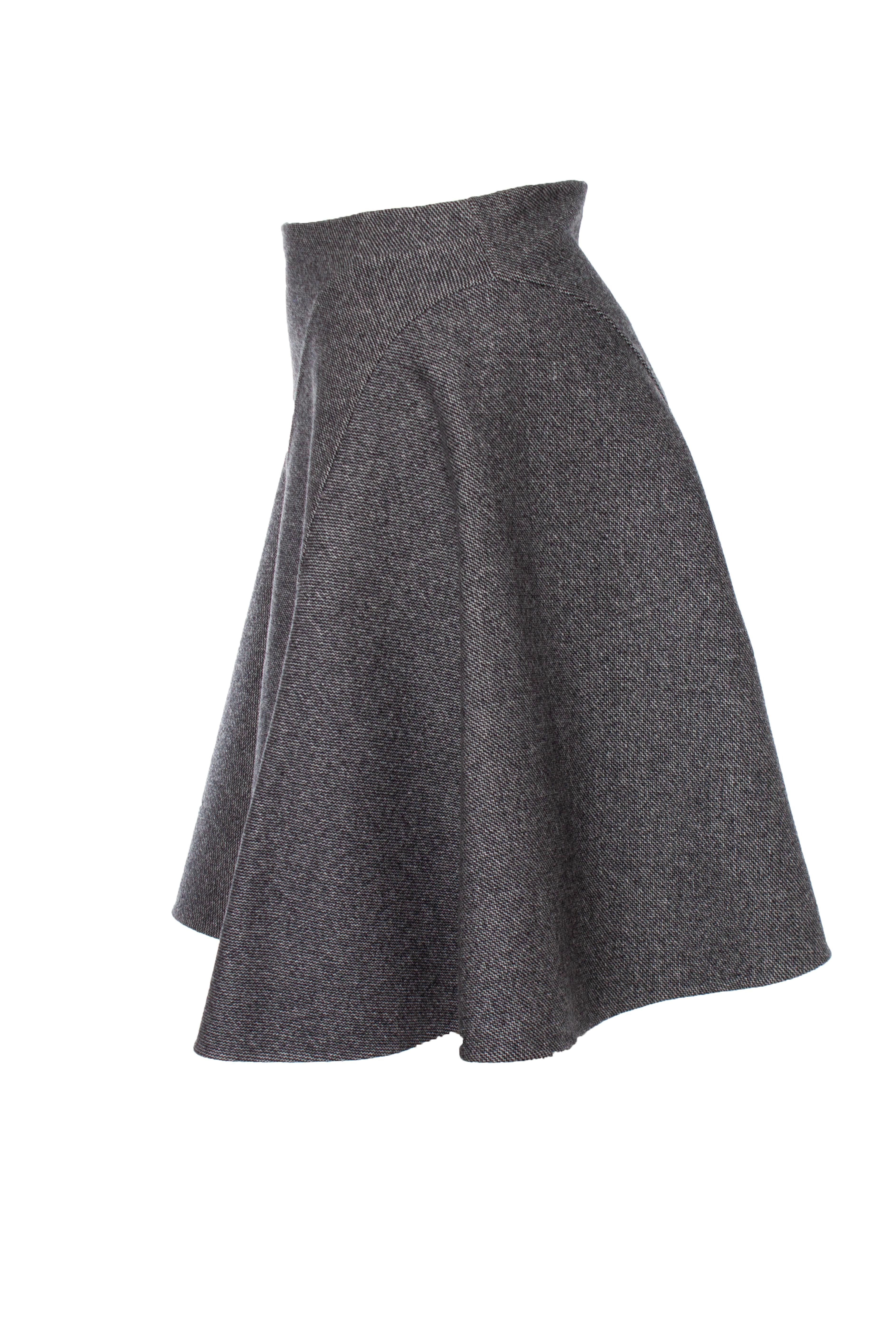 Christian Dior, Grey wool A line skirt. The item is in very good condition.

• CONDITION: very good condition 

• SIZE: DE34 - XS 

• MEASUREMENTS: length 52 cm, waist 33 cm

• MATERIAL: 100% lana virgin wool 

• CARE: dry cleaning 

• COLOR: grey 