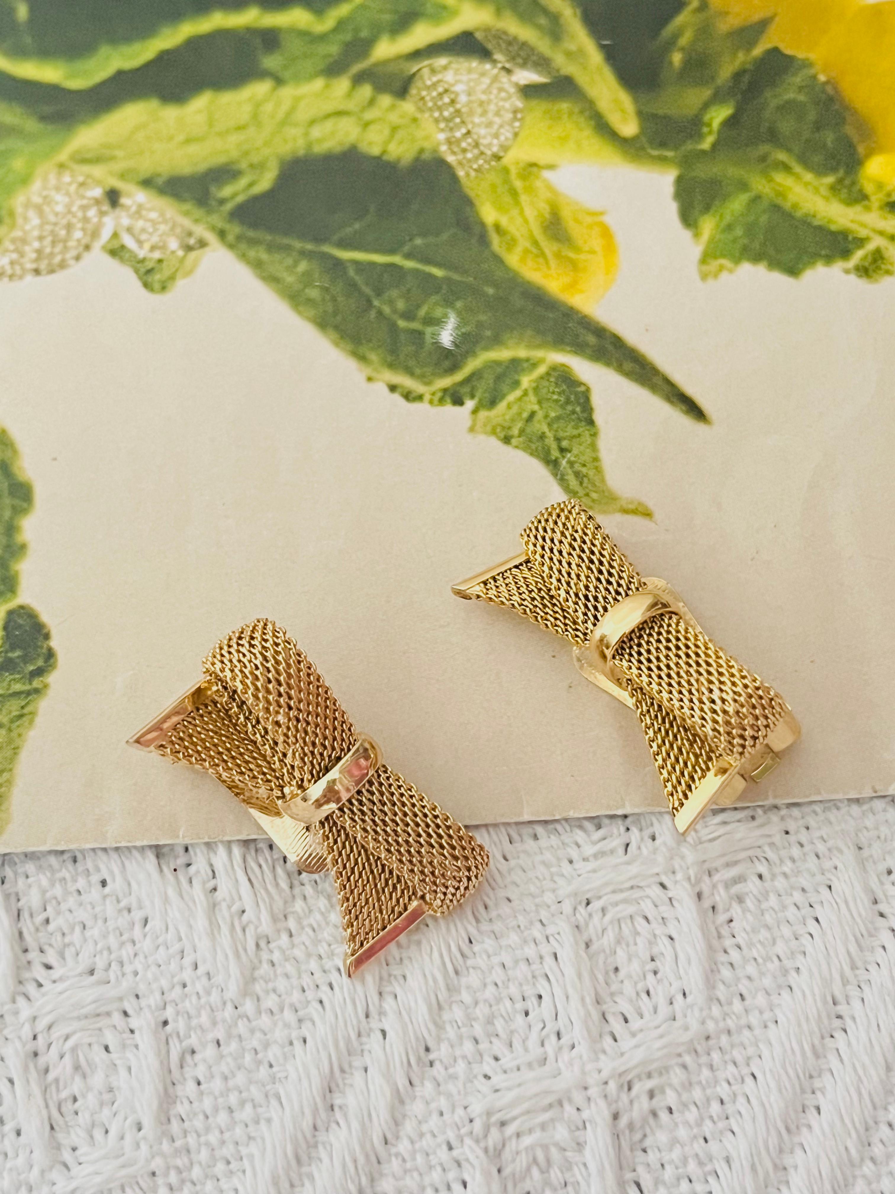 Christian Dior GROSSE 1958 Knot Bow Butterfly Ribbon Mesh Woven Clip Earrings Excellent état - En vente à Wokingham, England