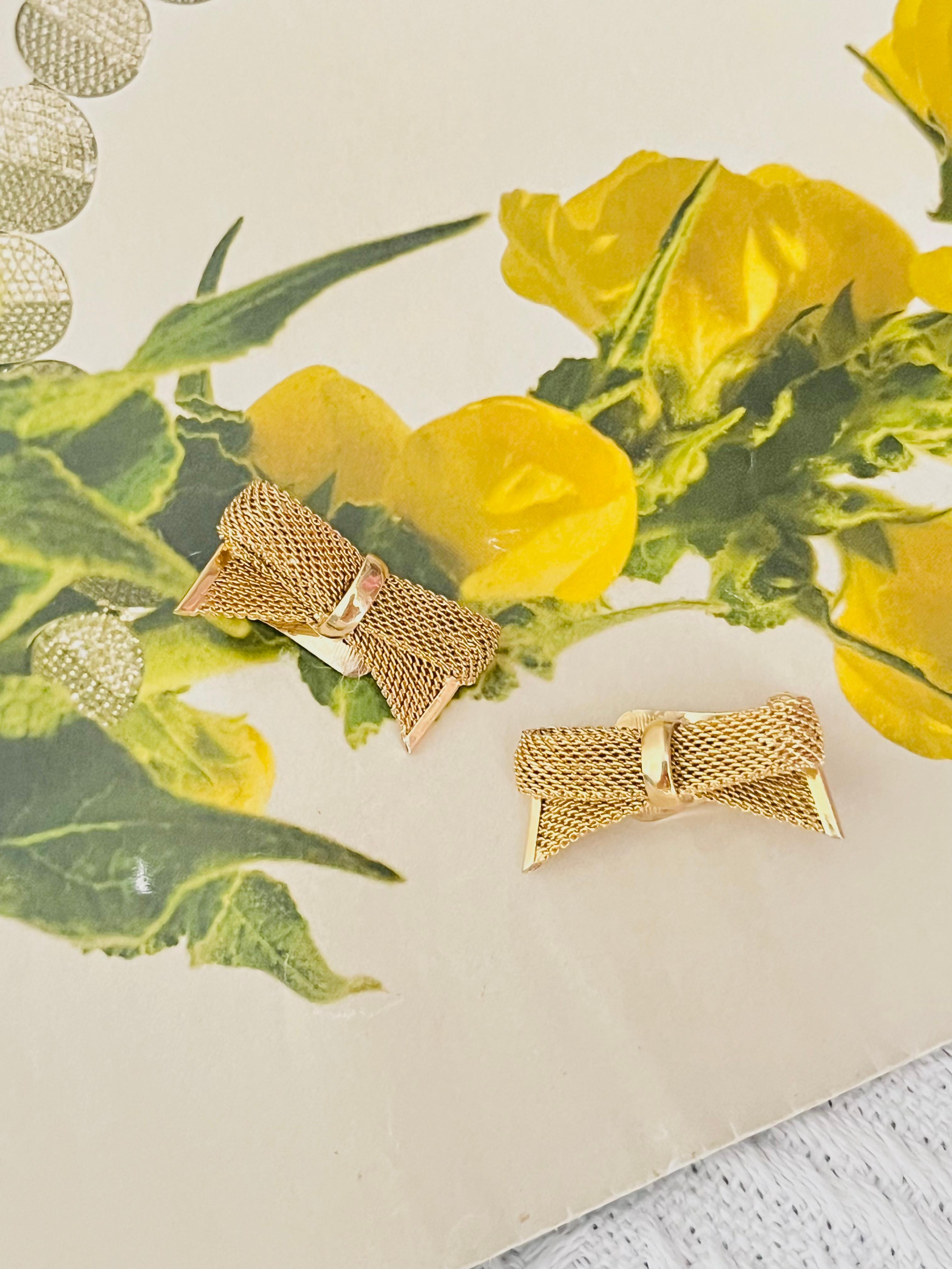 Christian Dior GROSSE 1958 Knot Bow Butterfly Ribbon Mesh Woven Clip Earrings en vente 1