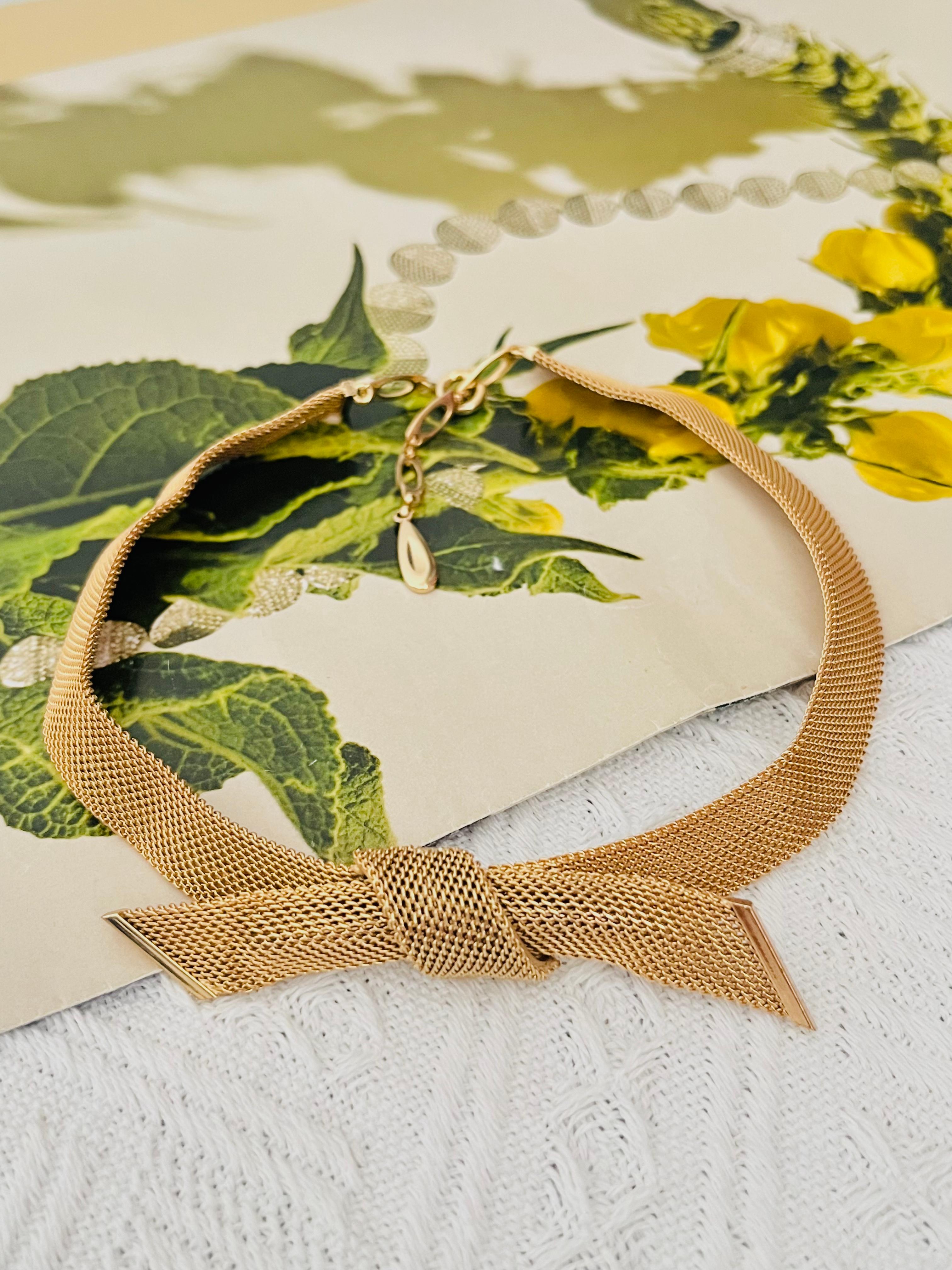 Art Deco Christian Dior GROSSE 1958 Large Bow Ribbon Butterfly Mesh Woven Gold Necklace For Sale
