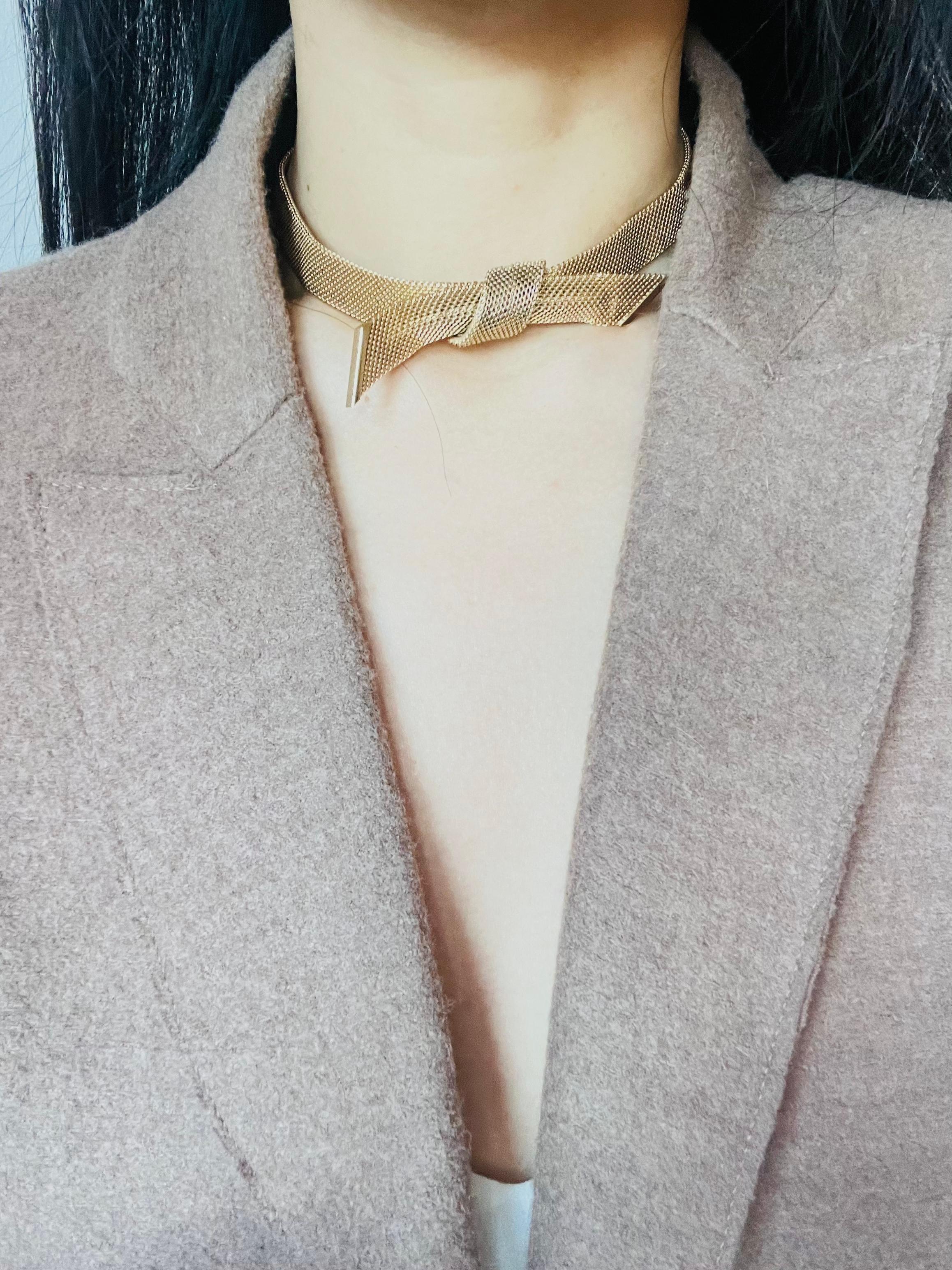 Christian Dior GROSSE 1958 Large Bow Ribbon Butterfly Mesh Woven Gold Necklace For Sale 1