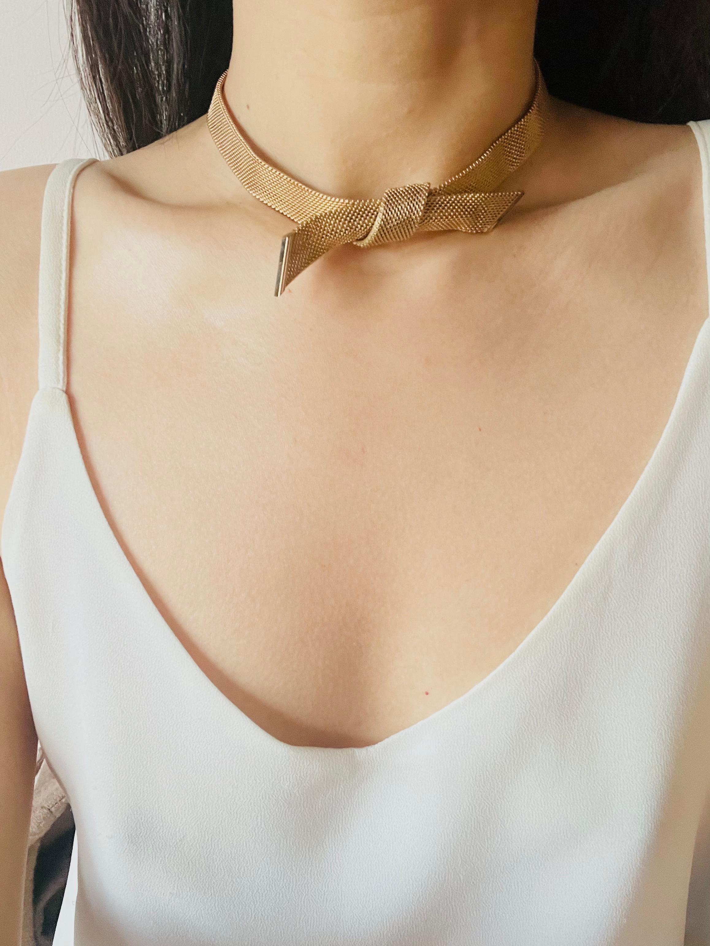Christian Dior GROSSE 1958 Large Bow Ribbon Butterfly Mesh Woven Gold Necklace For Sale 4