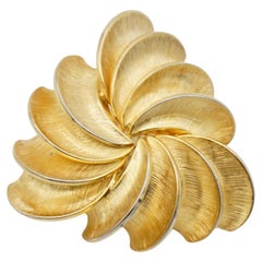 Christian Dior GROSSE 1958 Vintage Fan Triangle Swirl Twist Spiral Gold Brooch