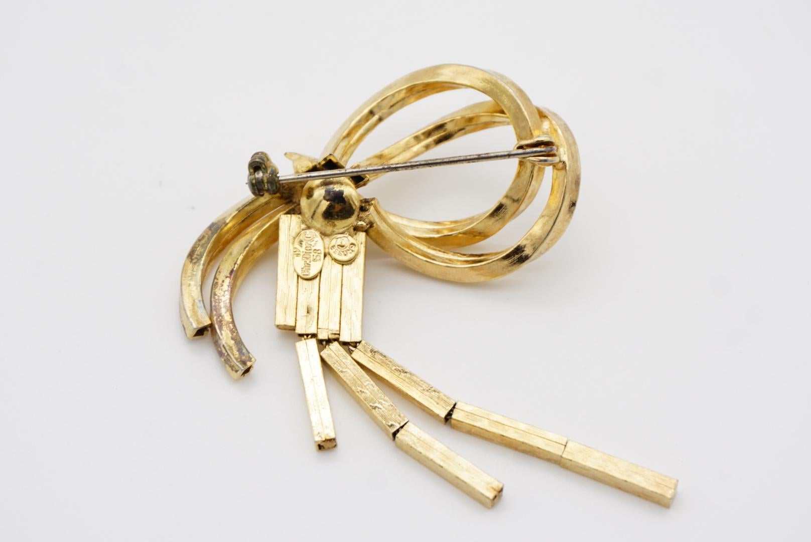Christian Dior GROSSE 1958 Vintage Goldbrosche mit geometrischer Knotenschleife und Schleife mit Quaste und Quaste 7