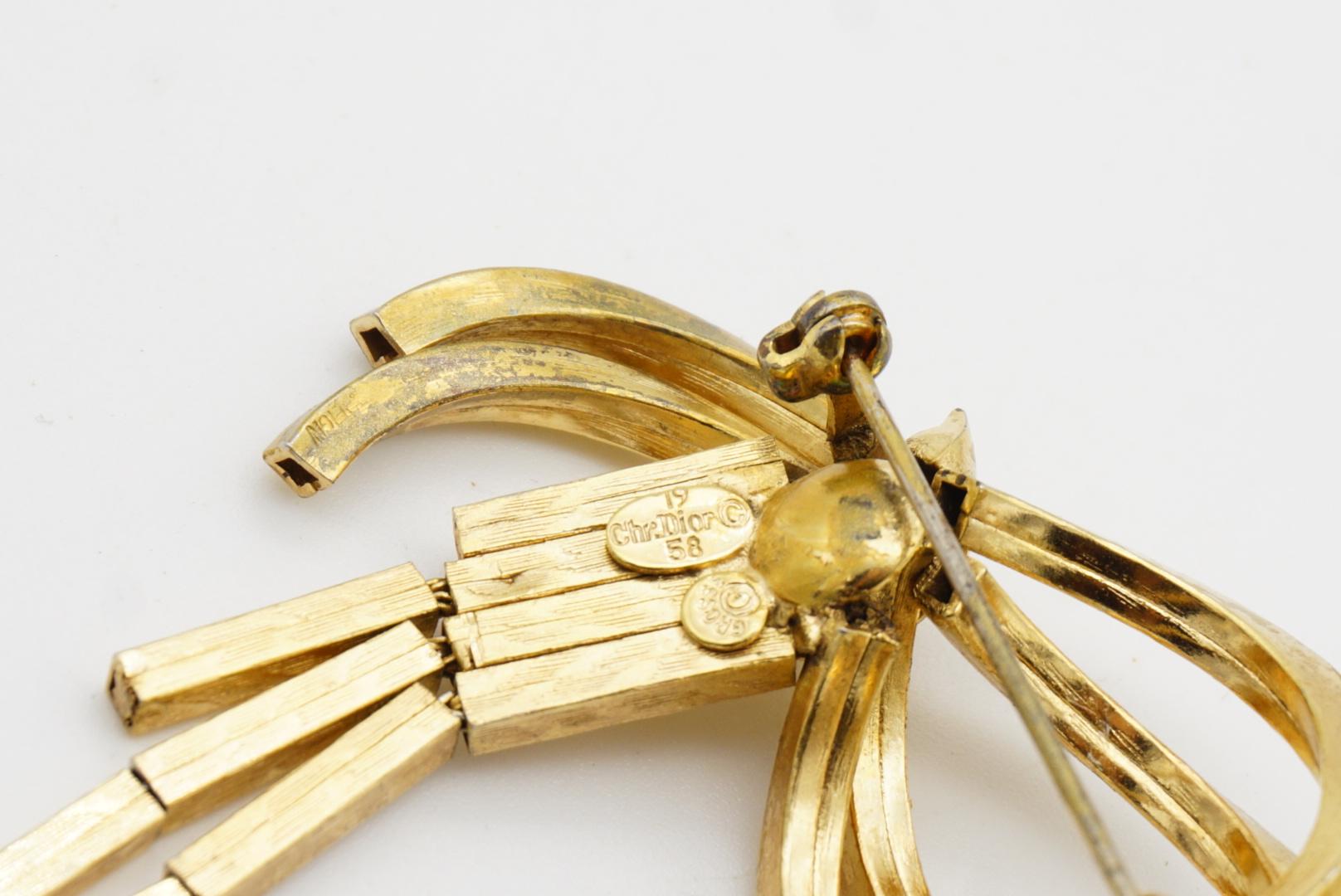 Christian Dior GROSSE 1958 Vintage Geometric Knot Bow Ribbon Tassel Gold Brooch For Sale 9