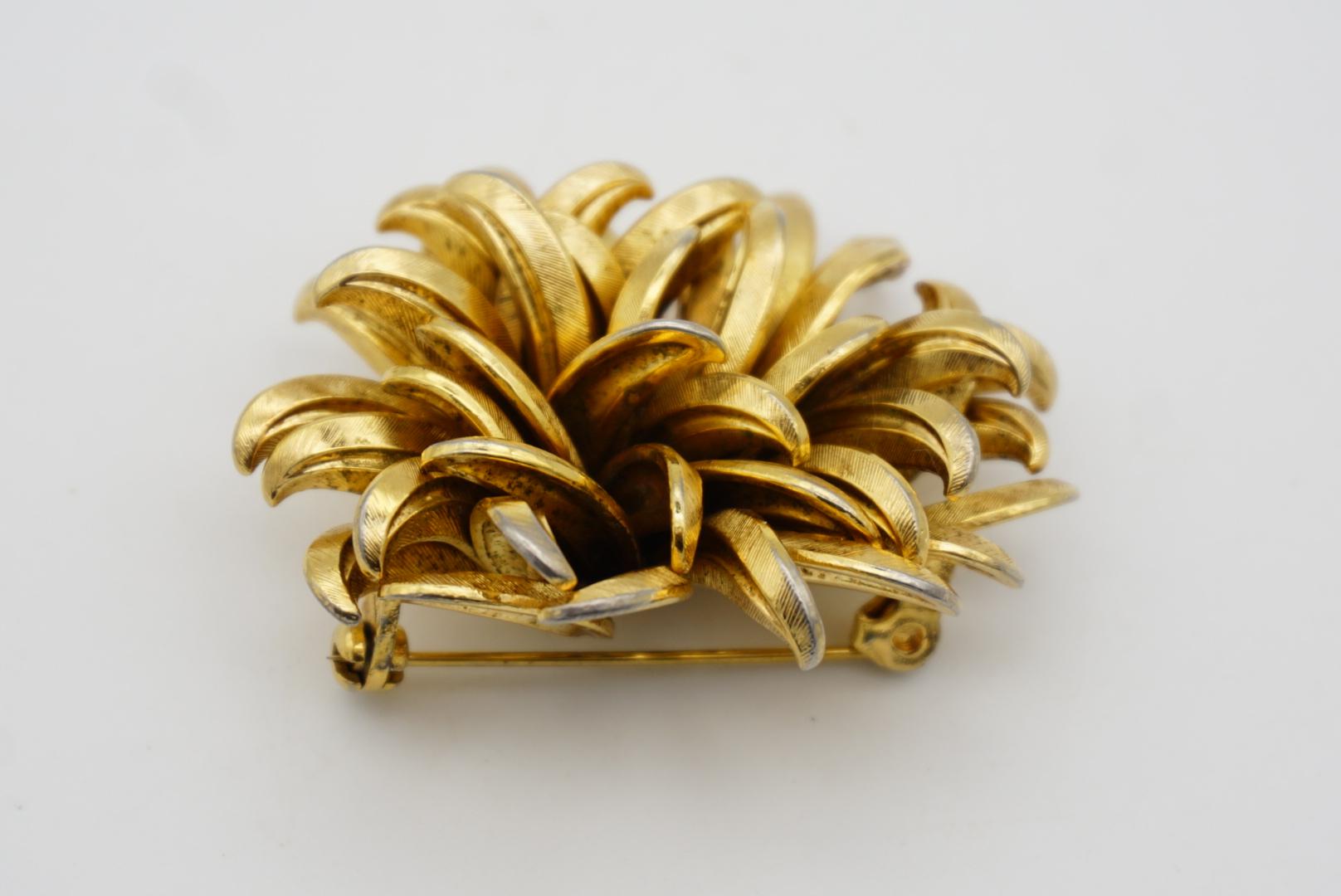 Christian Dior GROSSE 1958 Vintage Large Vivid Flower Gold Exquisite Brooch For Sale 4